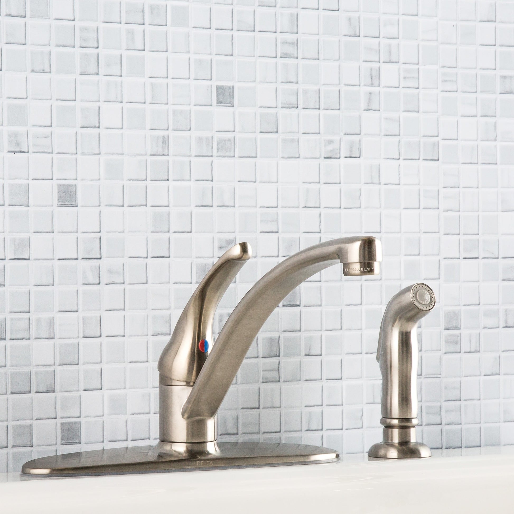 Delta Foundations Stainless Steel Single Handle Deck-mount Kitchen Faucet (Includes Deck Plate) (Includes Side Sprayer)