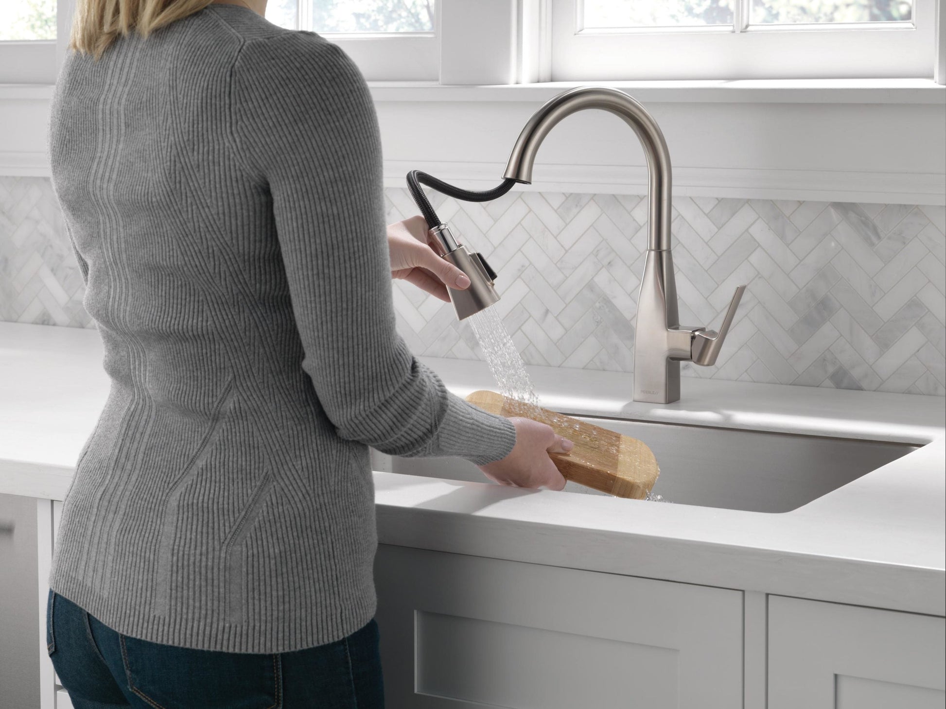 Peerless Xander Single Handle Pulldown Kitchen in Stainless Steel, P7919LF-SS, MSRP: $399.91, FINAL PRICE: $79.99 + TAX