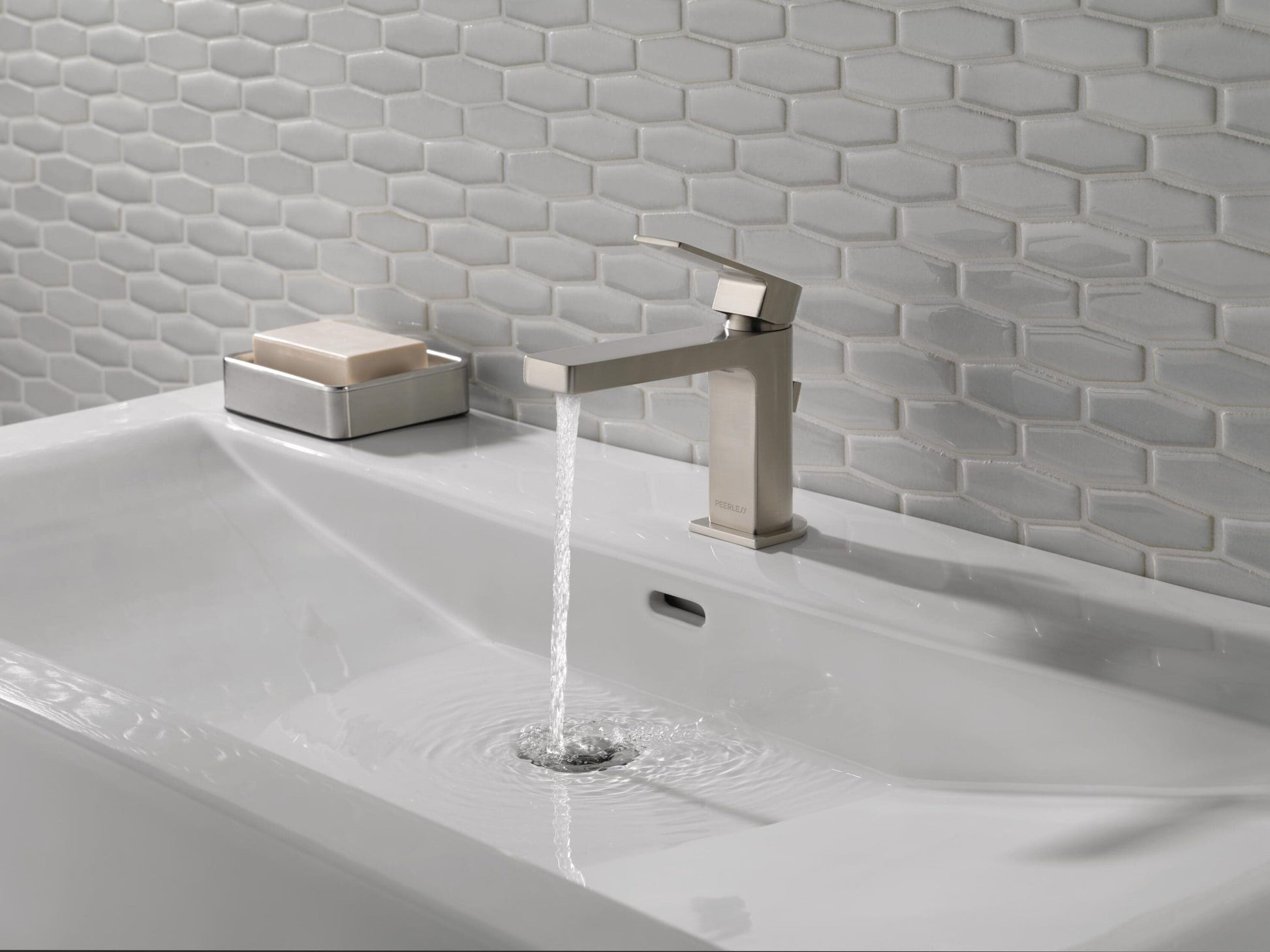 Peerless Xander Brushed Nickel 1-handle WaterSense Mid-arc Residential Handle Bathroom Sink Faucet with Drain with Deck Plate, P1519LF-BN-M