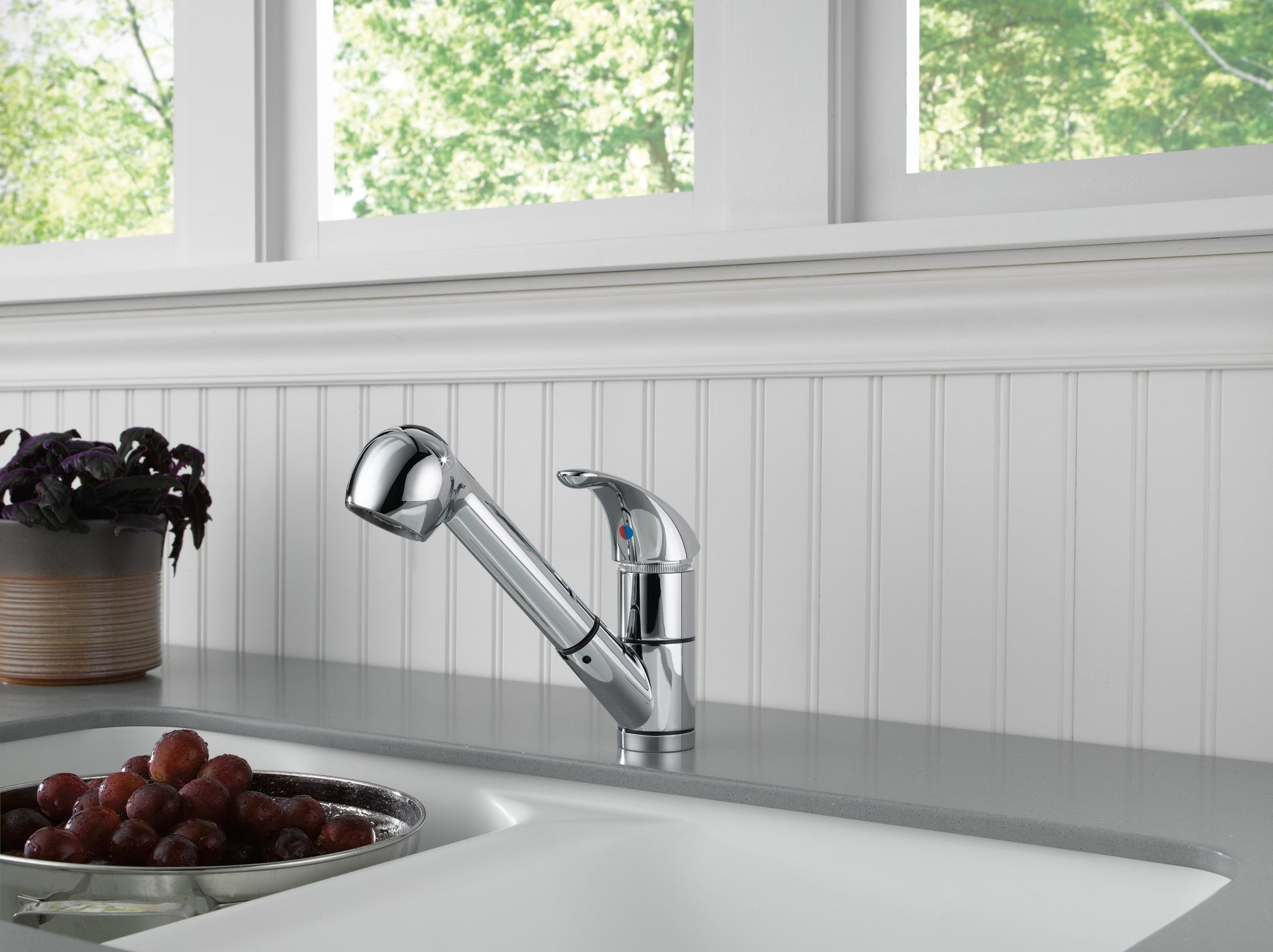 Peerless Turnbridge Chrome Deck-mount Pull-out Kitchen Faucet with Sprayer (Includes Deck Plate), P18550LF, MSRP: $136, FINAL PRICE: $69.99 + TAX