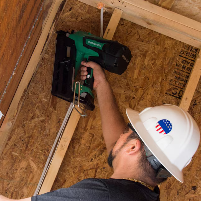 Metabo HPT 3-1/2-in 30-Degree Cordless Roundhead Framing Nailer (Battery Included and Charger Included), NR1890DCS #1166114 *JR2512, Retail: $369.00, FINAL PRICE: $239.99 + TAX