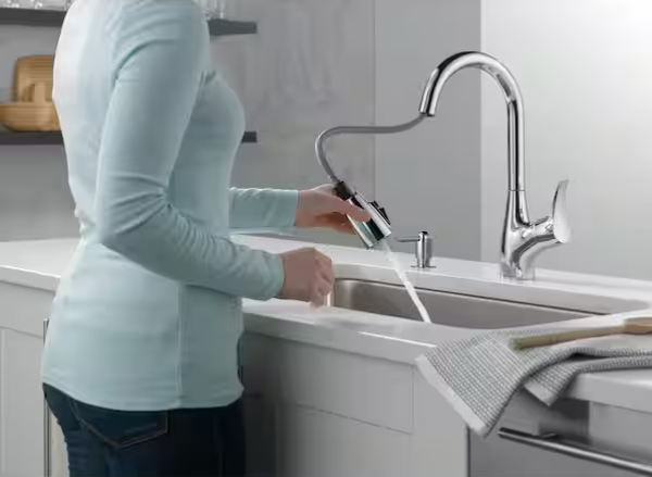 Peerless Single Handle Pull-Down Kitchen Faucet in Chrome, P7901LF-SD-W, MSRP: $140.28, FINAL PRICE: $79.99 + TAX