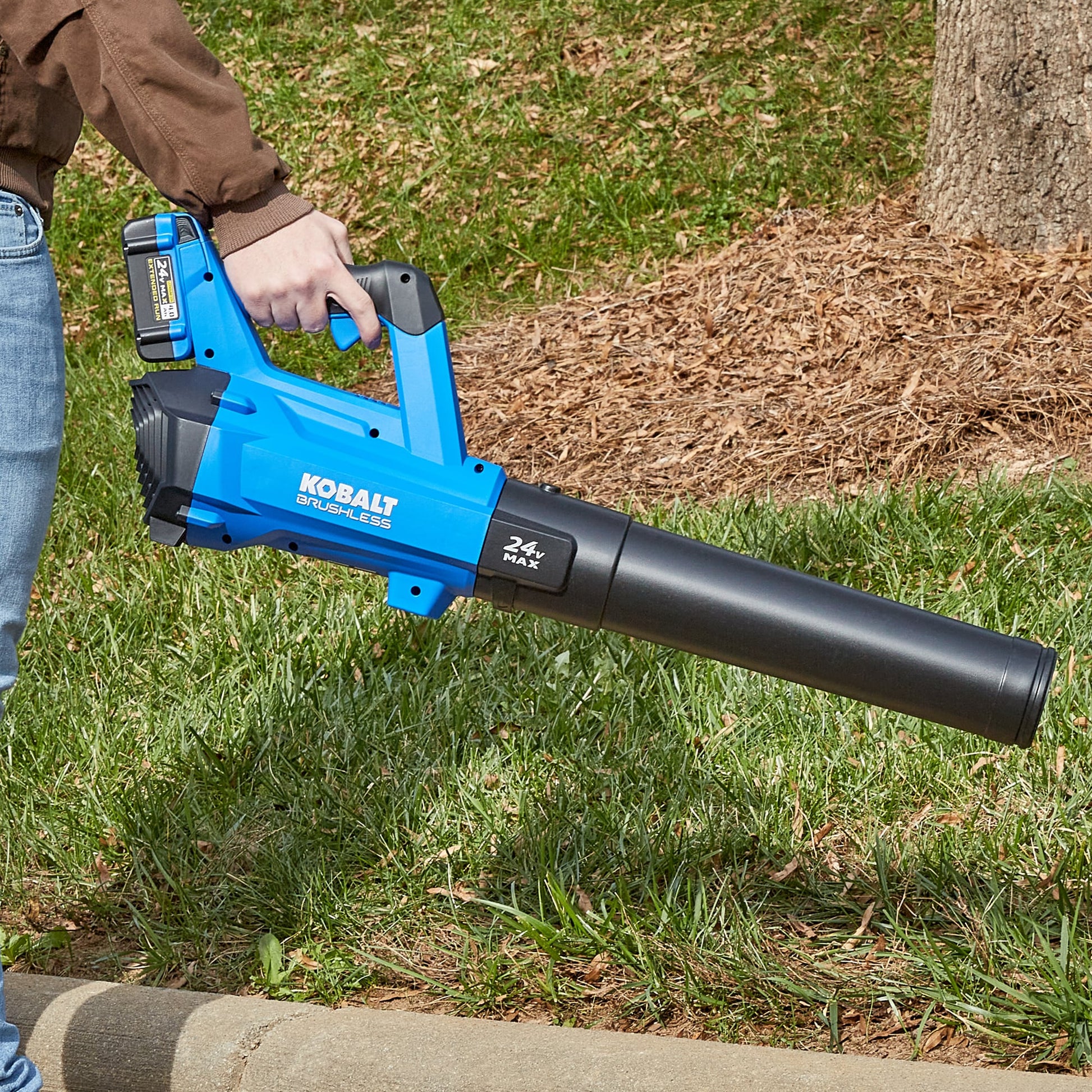 Kobalt 24-volt Cordless Battery String Trimmer and Leaf Blower and Combo Kit 4 Ah (Battery Included) (Charger Included) [FBM-105]