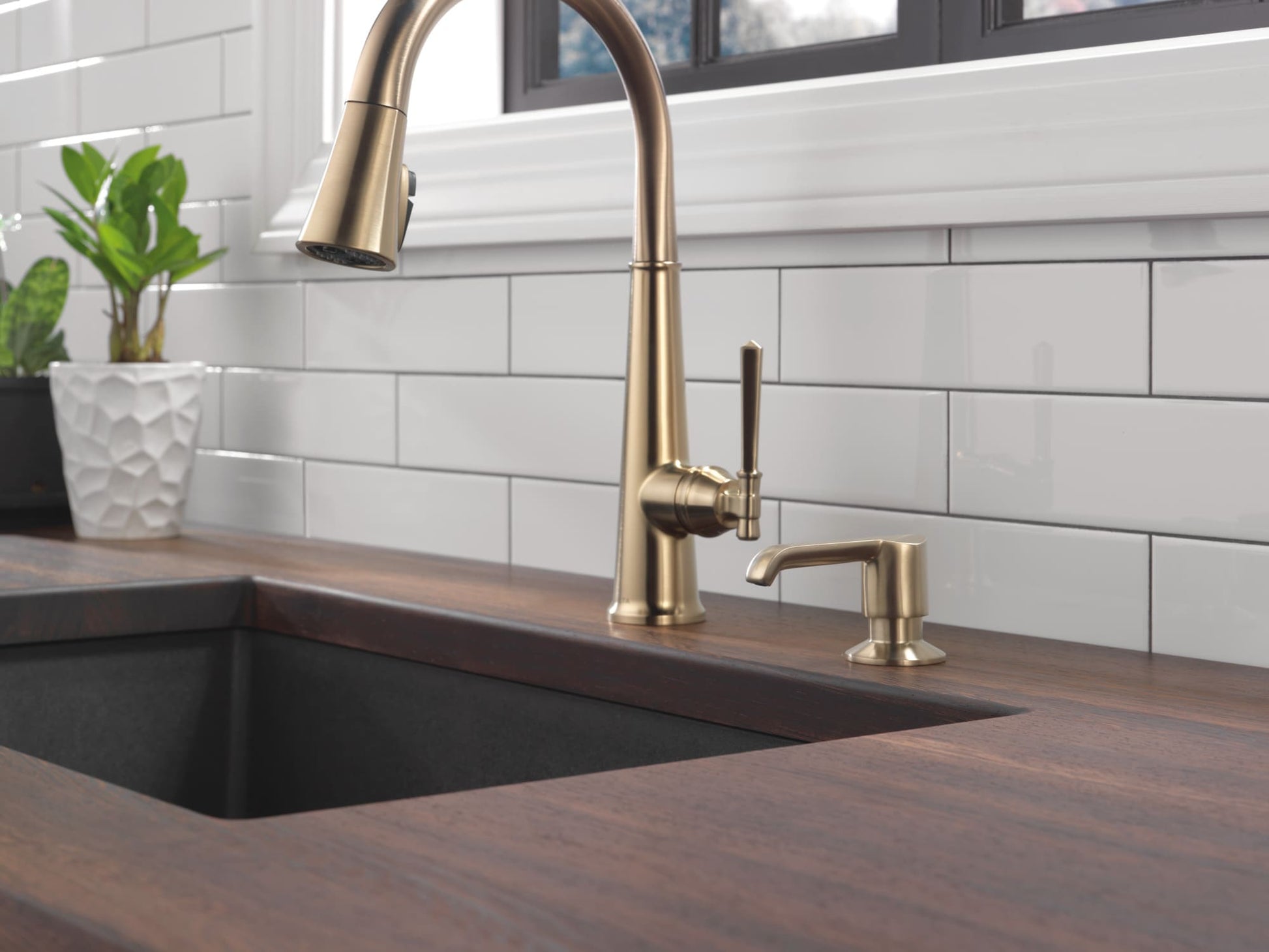 Delta Emmeline Single Handle Pull-Down Kitchen Faucet in Lumicoat Champagne Bronze, 9182-CZ-PR-DST, MRSP: $928, FINAL PRICE: $ + TAX