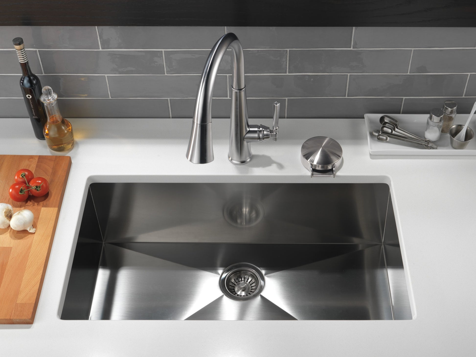 Delta Emmeline Single Handle Pull-Down Kitchen Faucet in Lumicoat Arctic Stainless, 9182-AR-PR-DST, MRSP: $589, FINAL PRICE: $279.99 + TAX