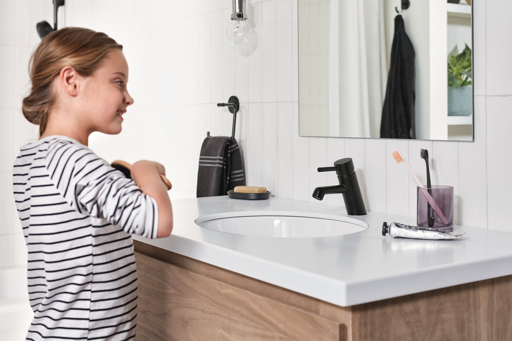 Peerless Precept Single-Handle Bath Faucet in Matte Black, P1547LF-BL, MSRP: $170.91, FINAL PRICE: $69.99 + TAX
