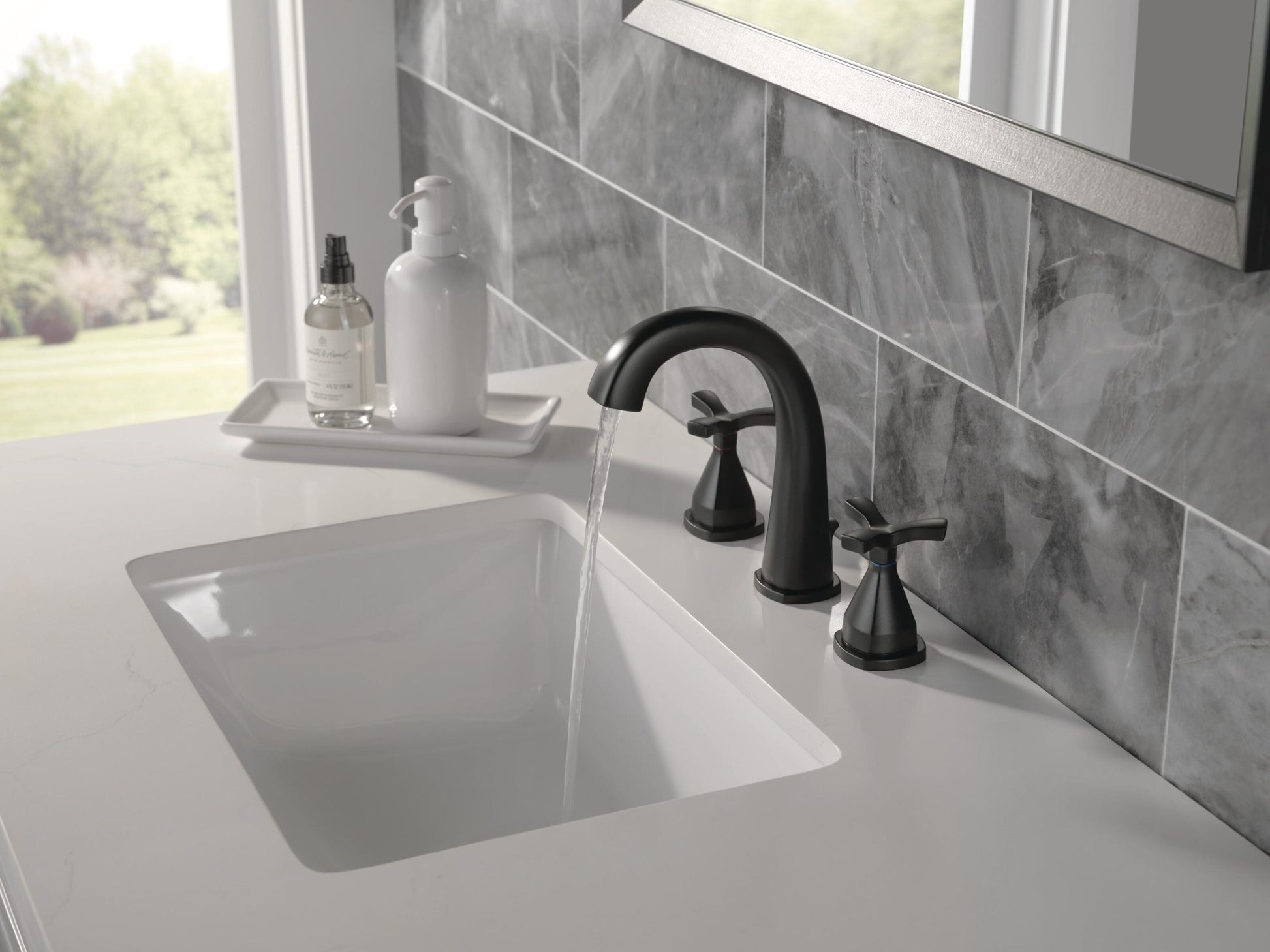 Delta Stryke Matte Black Widespread 2-handle WaterSense Mid-arc Residential Handle Bathroom Sink Faucet with Drain