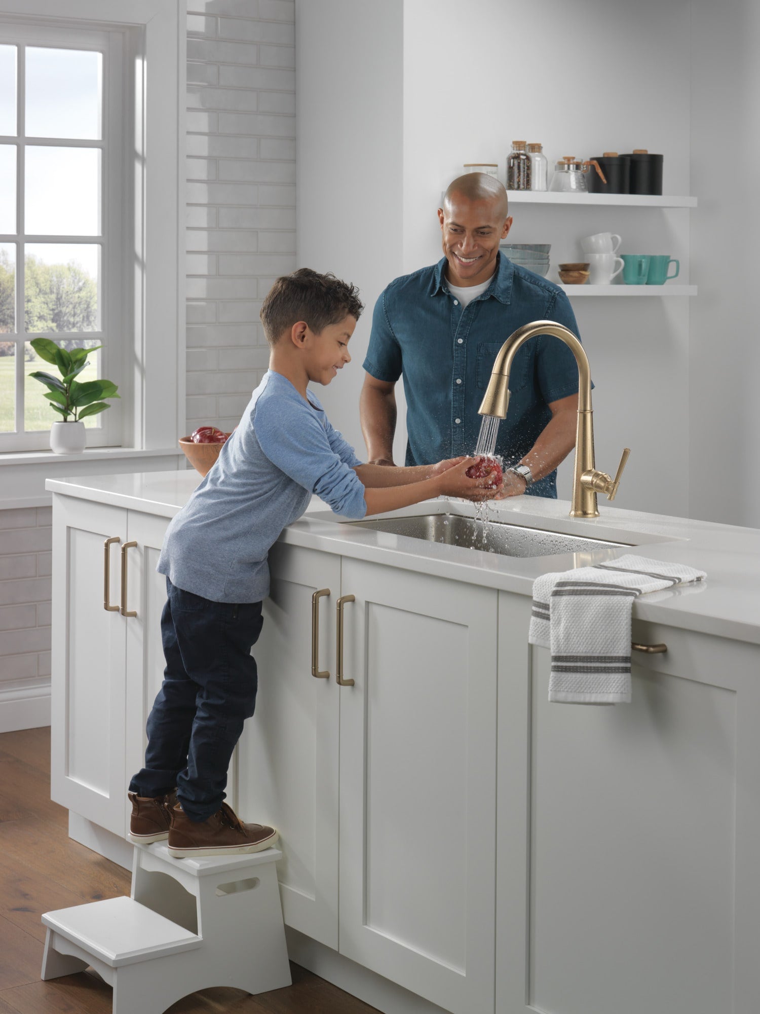 Delta Emmeline Single Handle Pull-Down Kitchen Faucet in Lumicoat Champagne Bronze, 9182-CZ-PR-DST, MRSP: $928, FINAL PRICE: $ + TAX