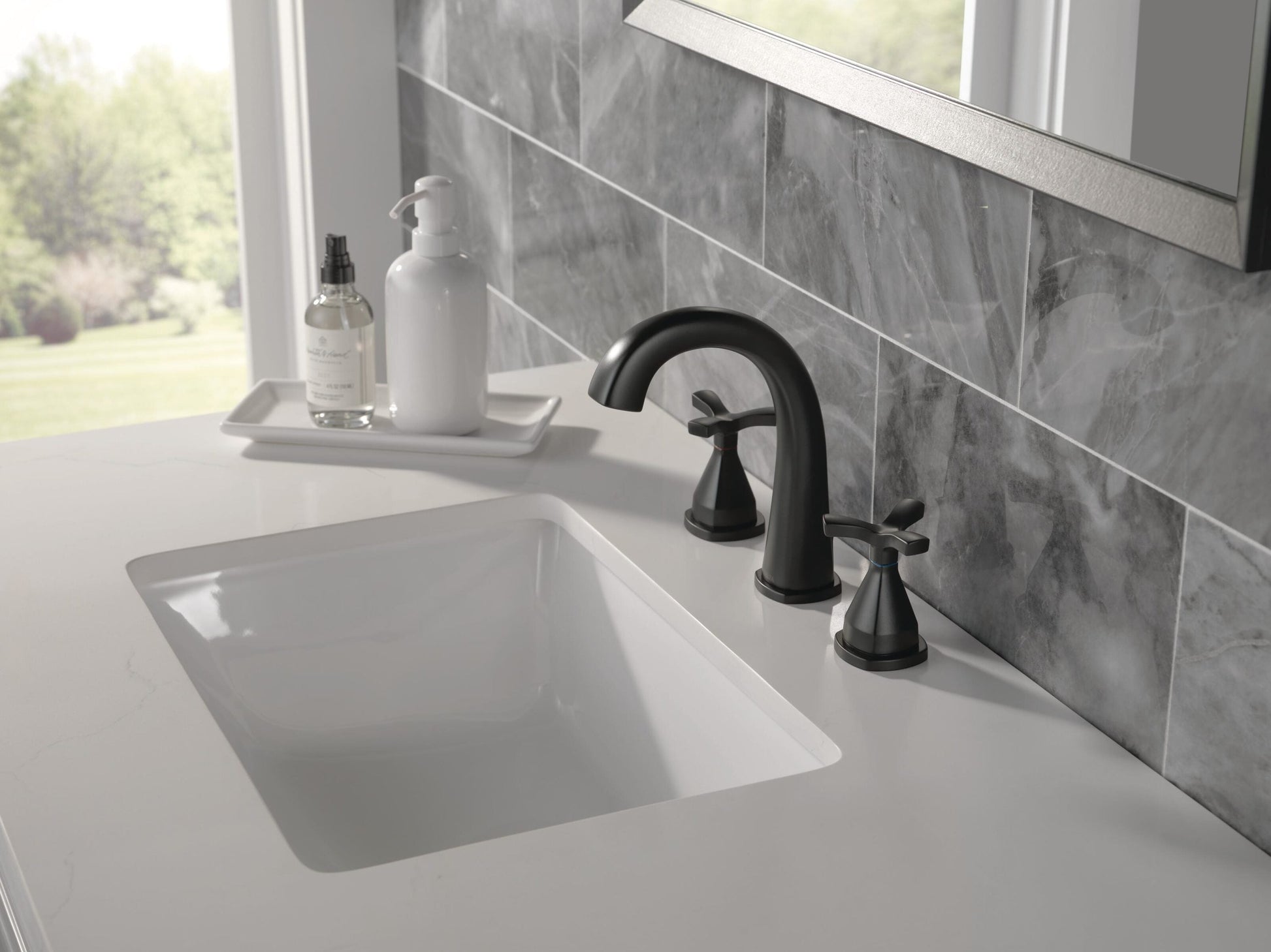 Delta Stryke Matte Black Widespread 2-handle WaterSense Mid-arc Residential Handle Bathroom Sink Faucet with Drain