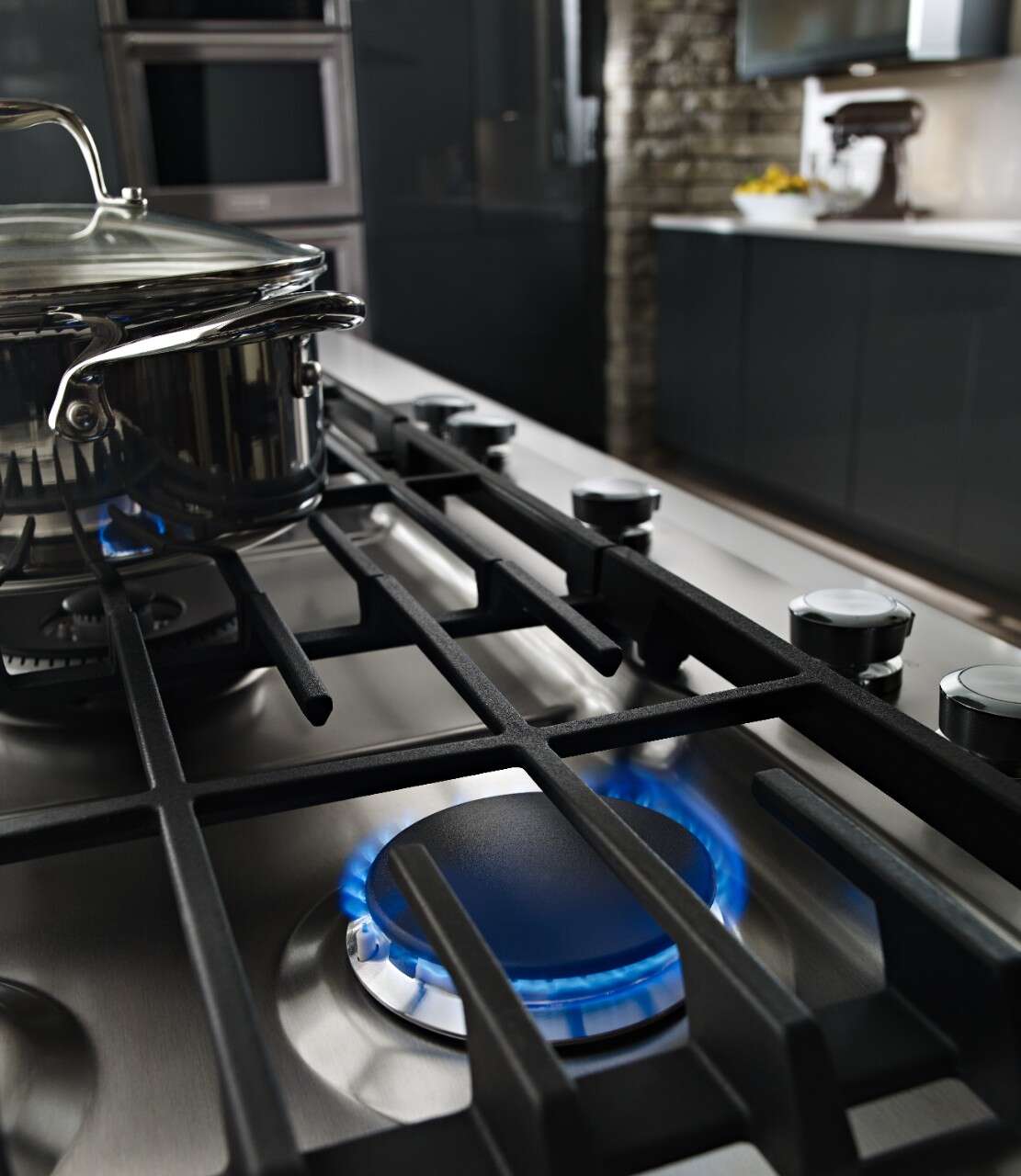 KitchenAid 36-in 5 burners Stainless steel Gas Cooktop (Griddle Included)