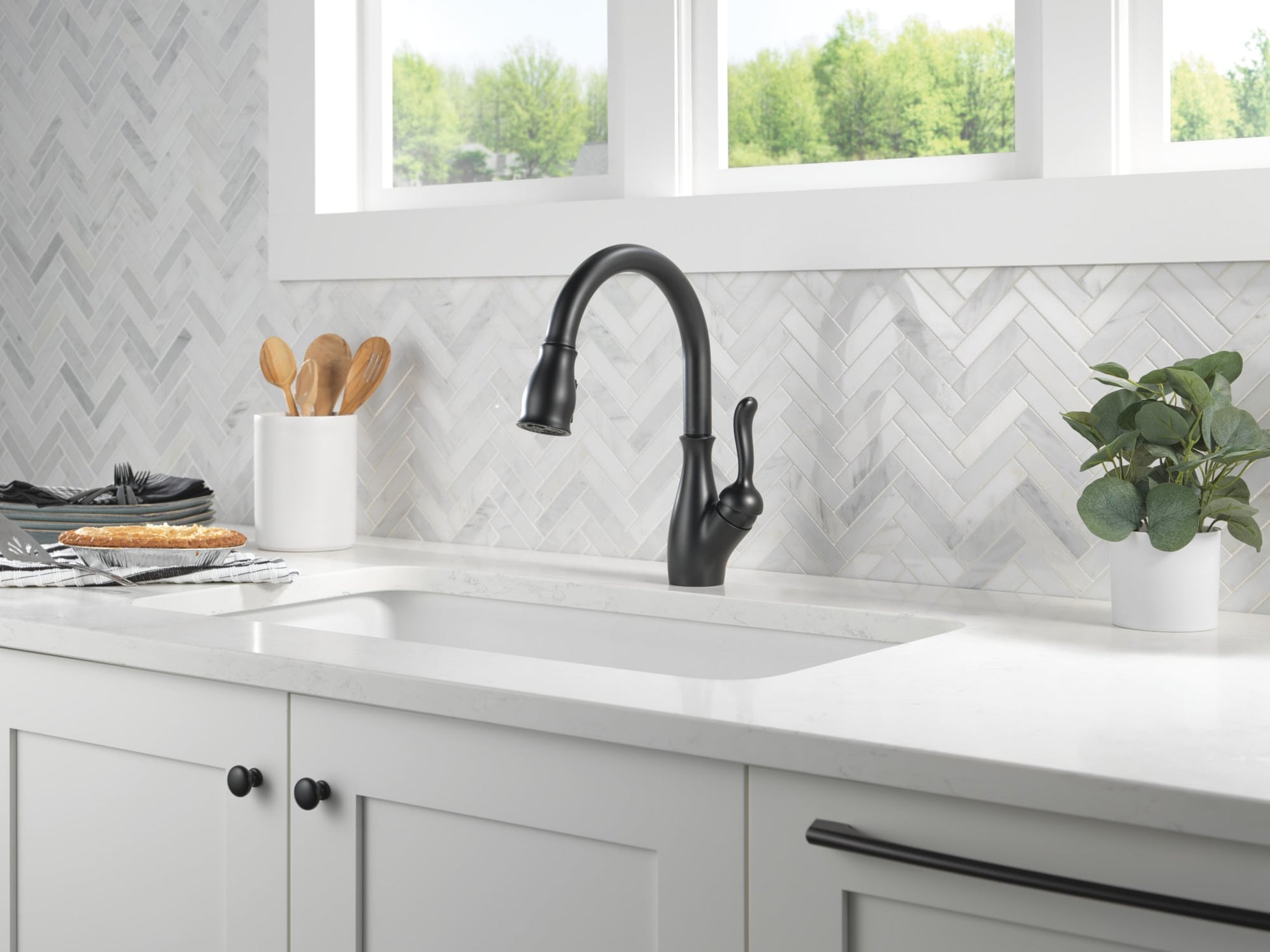 Delta Leland Single Handle Pull-Down Kitchen Faucet with ShieldSpray Technology in Matte Black, 9178-BL-DST, MRSP: $349, FINAL PRICE: $129.99 + TAX