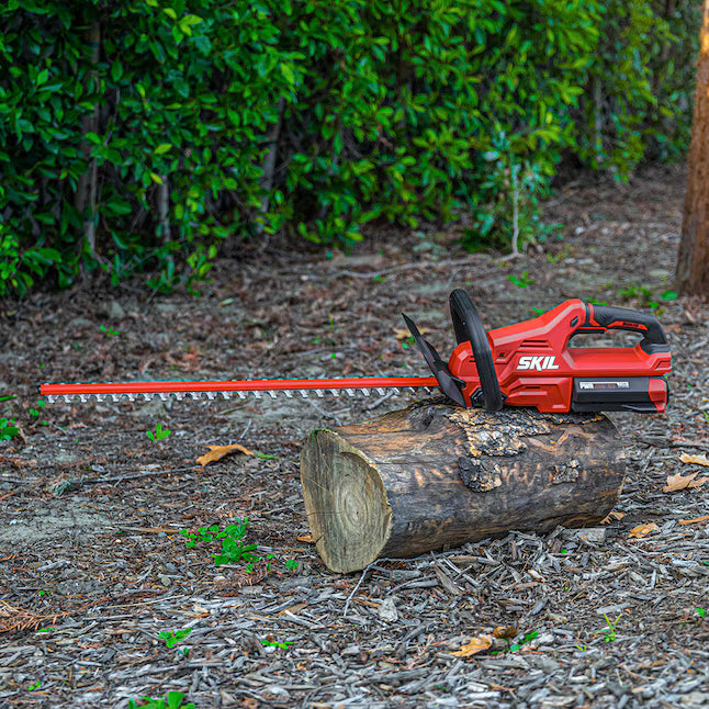 SKIL PWR CORE 40 40-volt 24-in Battery Hedge Trimmer 2.5 Ah Battery Included , Charger Included [FBM-152]