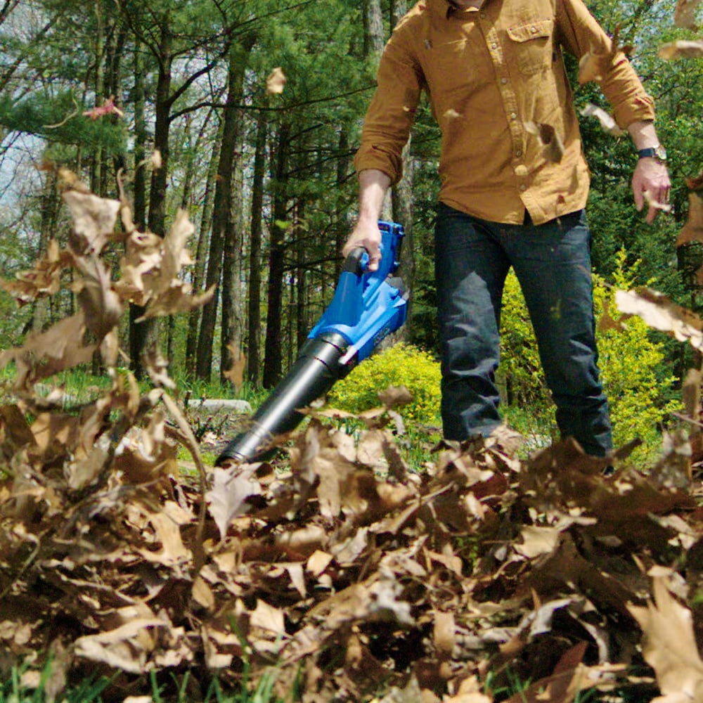 Kobalt 24-volt Cordless Battery String Trimmer and Leaf Blower and Combo Kit 4 Ah (Battery Included) (Charger Included) [FBM-105]