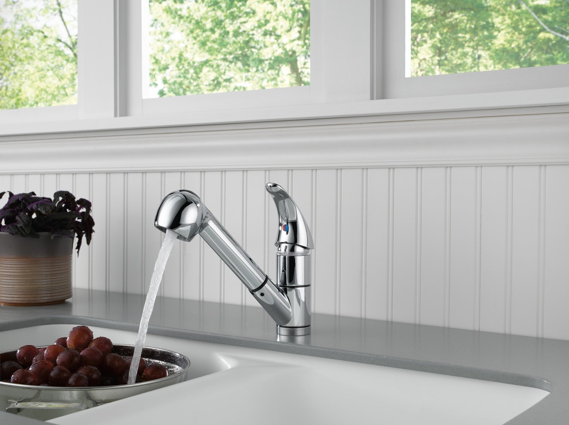 Peerless Turnbridge Chrome Deck-mount Pull-out Kitchen Faucet with Sprayer (Includes Deck Plate), P18550LF, MSRP: $136, FINAL PRICE: $69.99 + TAX