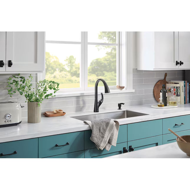 Peerless Parkwood Single Handle Pulldown Kitchen Faucet in Matte Black, P7935LF-BL, MSRP: $202.57, FINAL PRICE: $99.99 + TAX