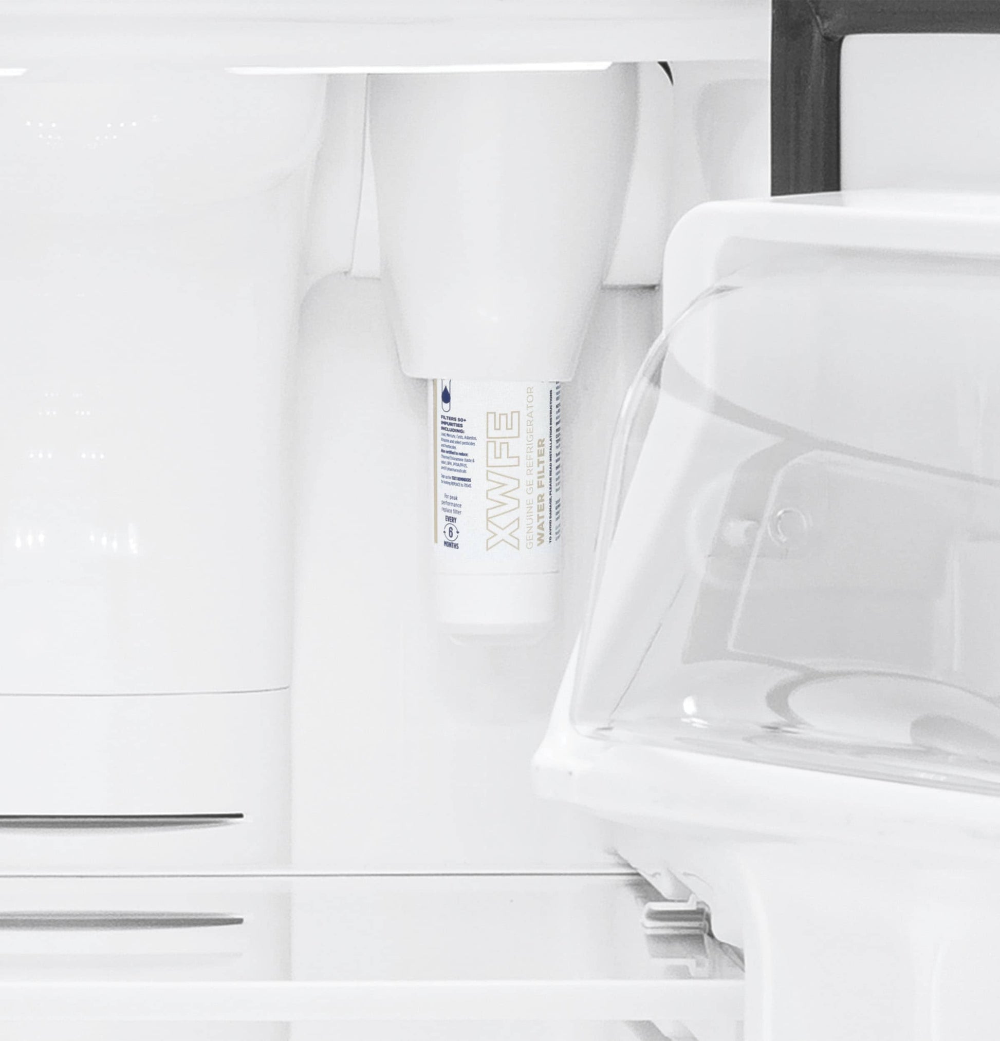 GE 24.9-cu ft Standard-Depth 33-in Wide Bottom-Freezer Refrigerator with Ice Maker ( Fingerprint Resistant Stainless Steel ) ENERGY STAR Certified