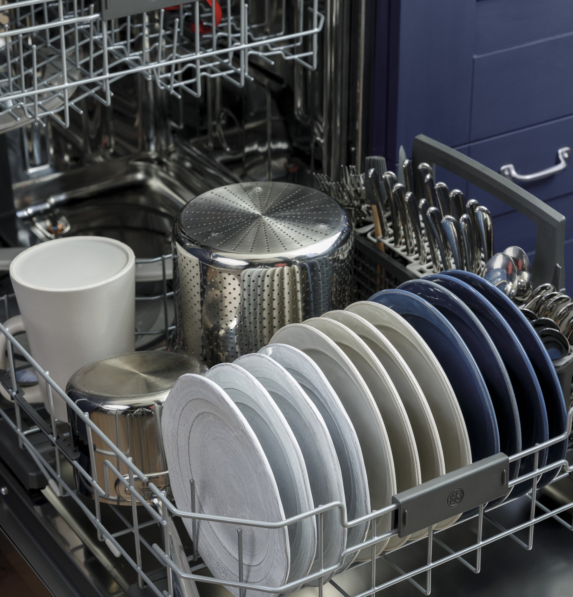 GE 24-in Top Control Built-in Dishwasher ( Stainless Steel ) , Dry Boost , 55-Decibel