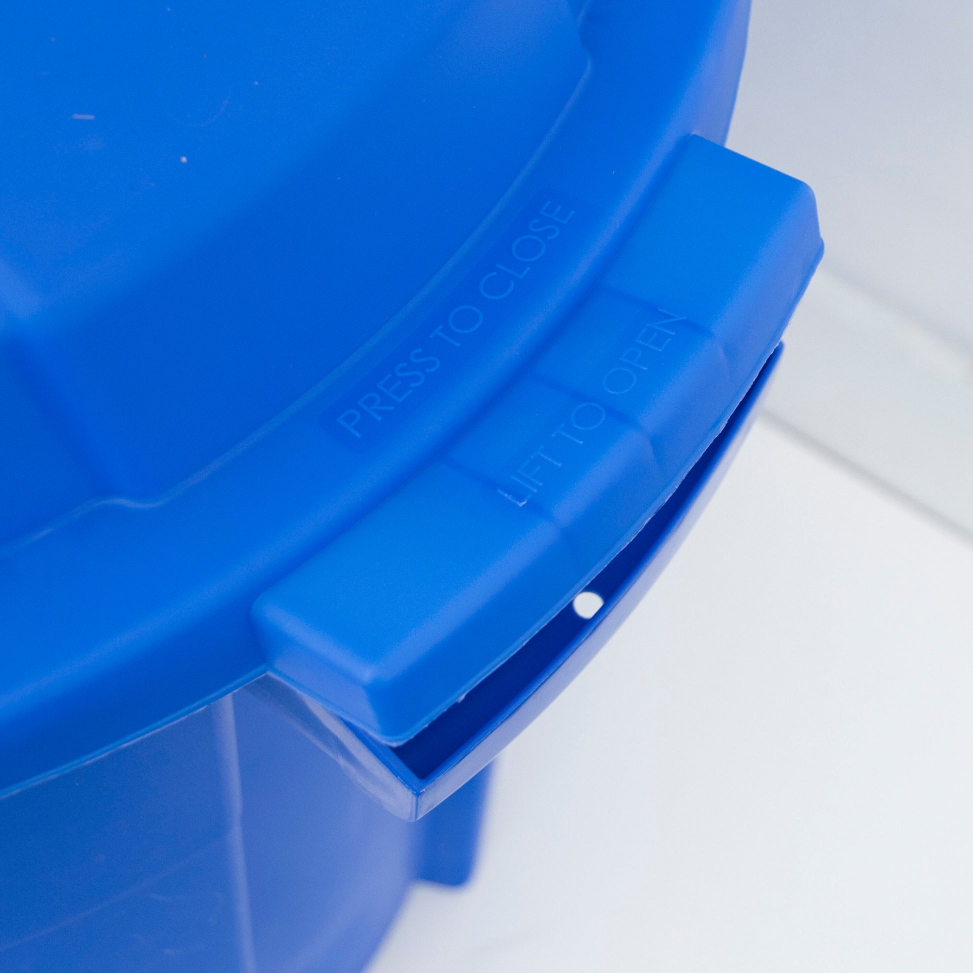 Project Source 32-Gallon Blue Outdoor Recycling Bin  [FBM-233]