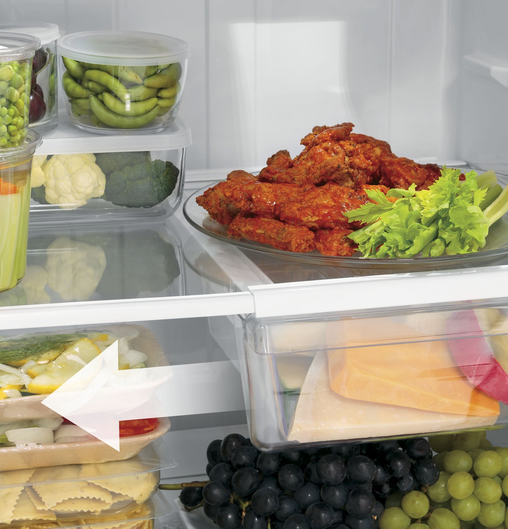 GE 17.5-cu ft Standard-Depth 28-in Wide Top-Freezer Refrigerator ( Fingerprint Resistant Stainless Steel )
