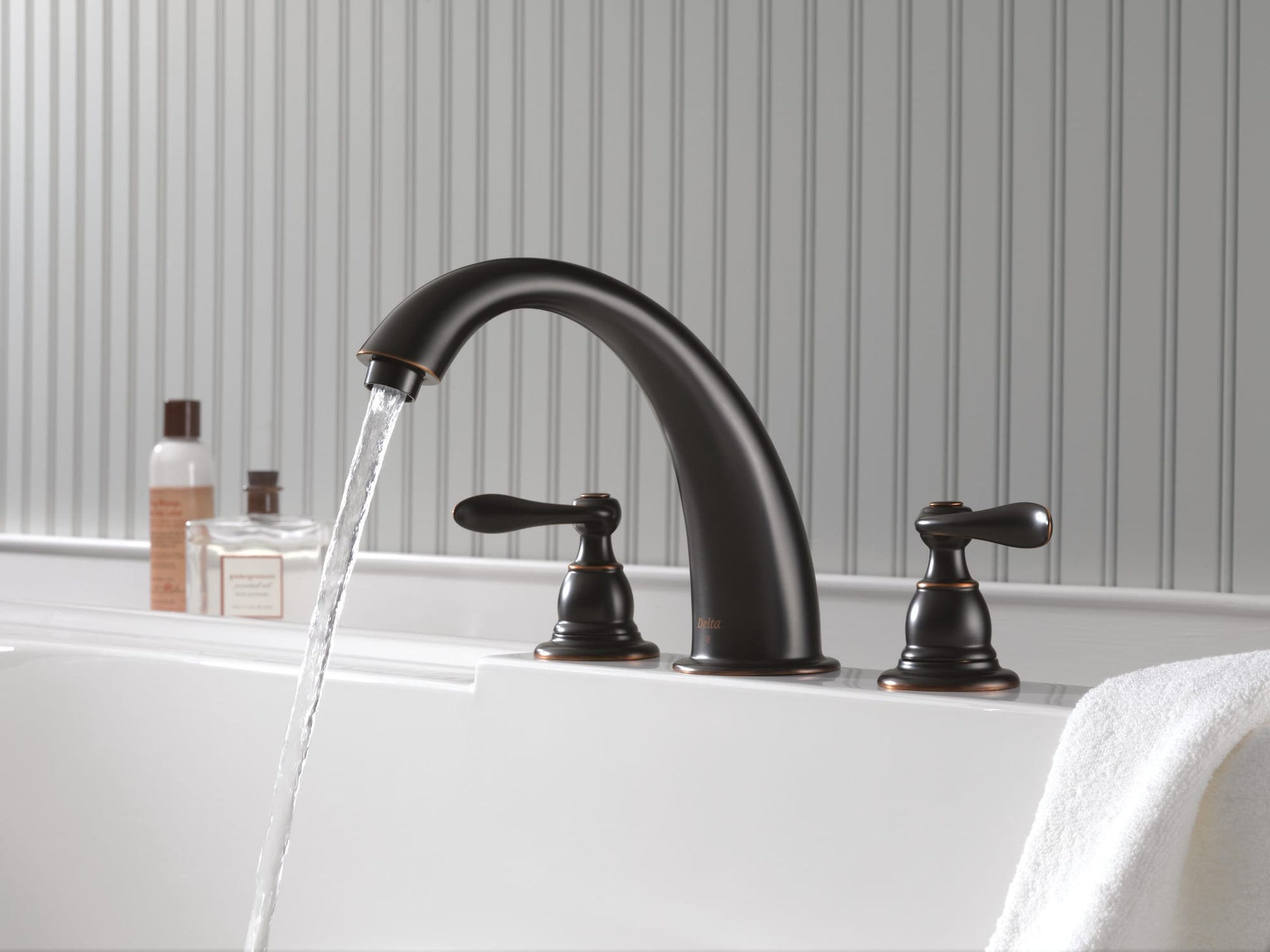 Delta Windemere Oil Rubbed Bronze 2-handle Deck-mount Roman High-arc Bathtub Faucet