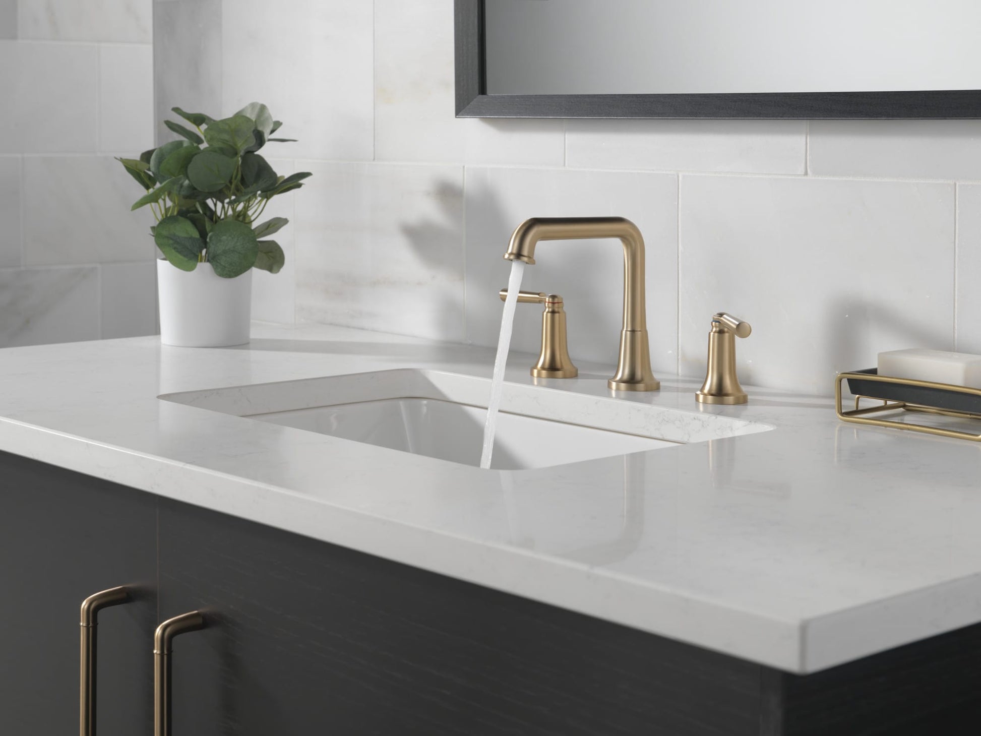 Delta Saylor Champagne Bronze Widespread 2-handle WaterSense Low-arc Residential Handle Bathroom Sink Faucet with Drain