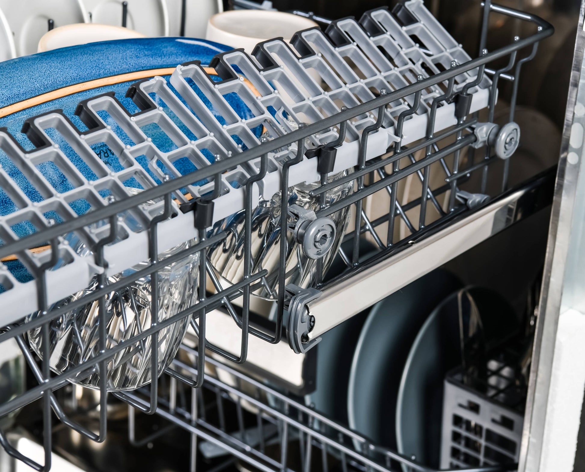 Kenmore 24-in Top Control Built-in Dishwasher ( White ) With Third Rack, 49-Decibel