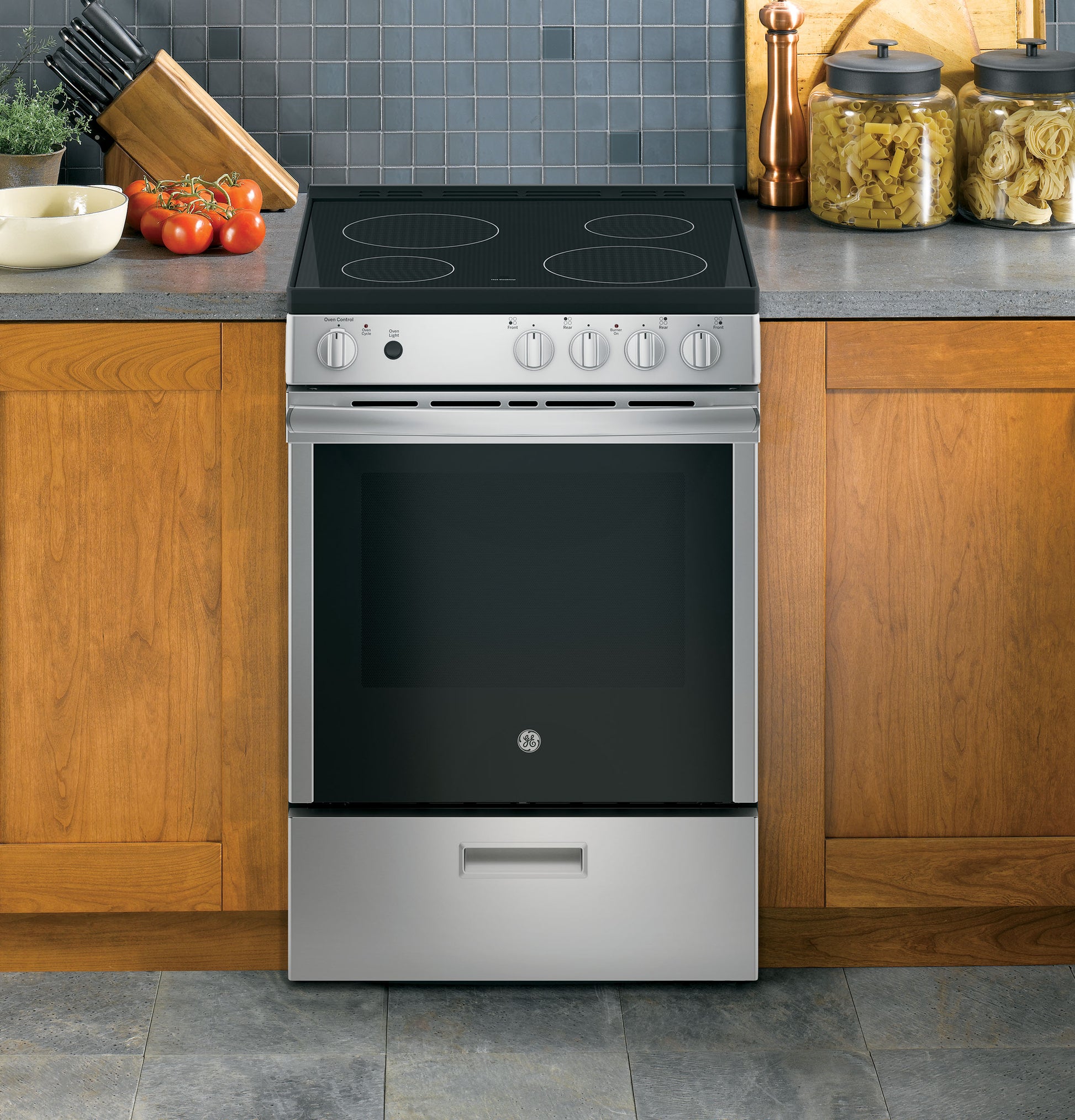 GE 24-in Glass Top 4 burners 2.9-cu ft Freestanding Electric Range ( Stainless Steel