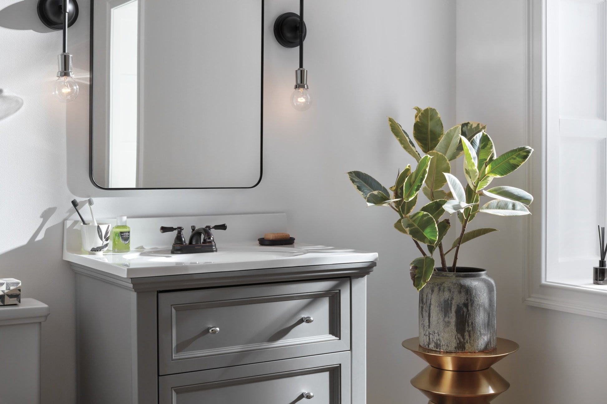 Peerless Elmhurst Two-Handle Centerset Bath Faucet in Oil Rubbed Bronze