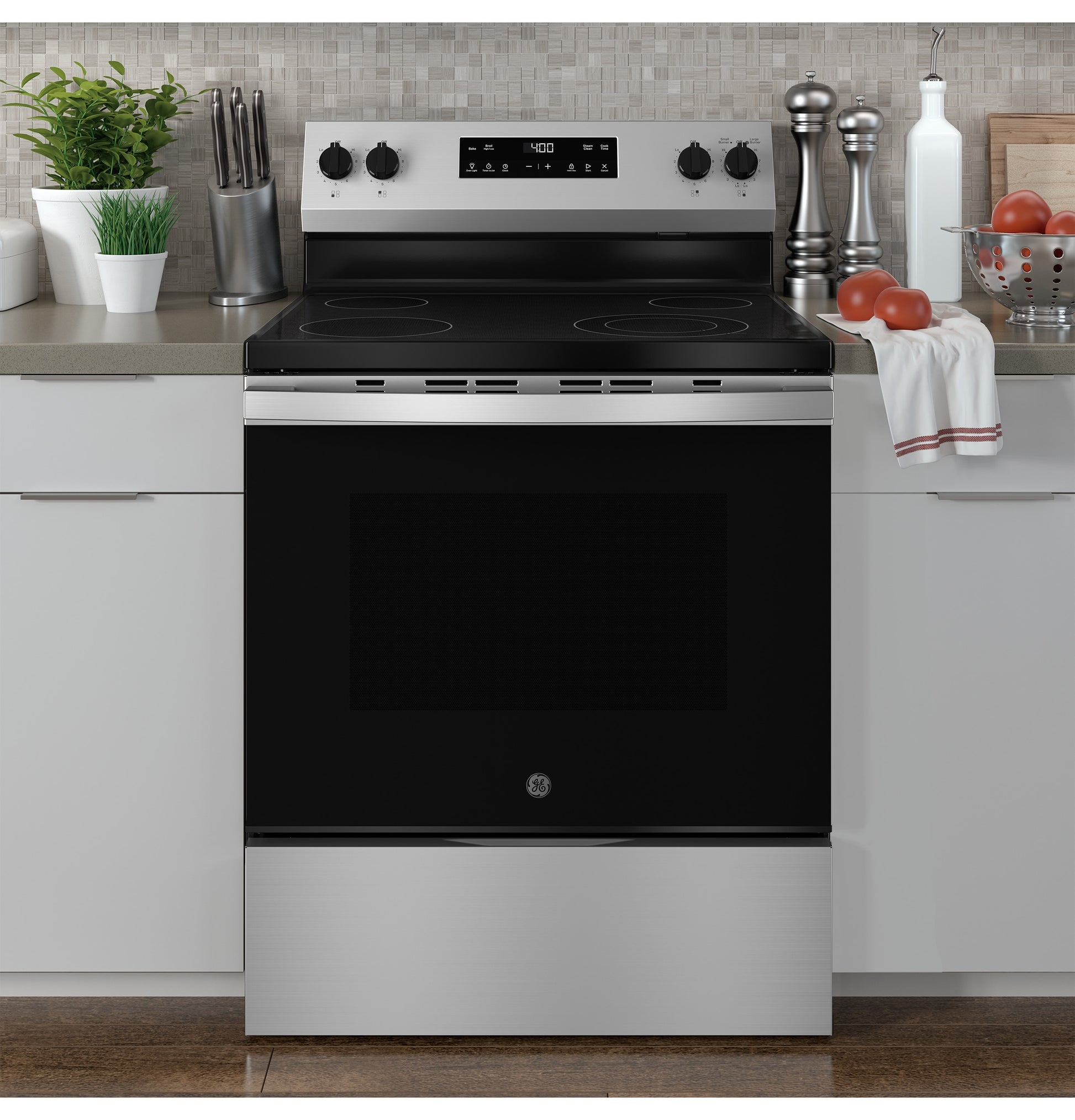 GE 30-in Glass Top 4 burners 5.3-cu ft Freestanding Electric Range ( Stainless Steel )