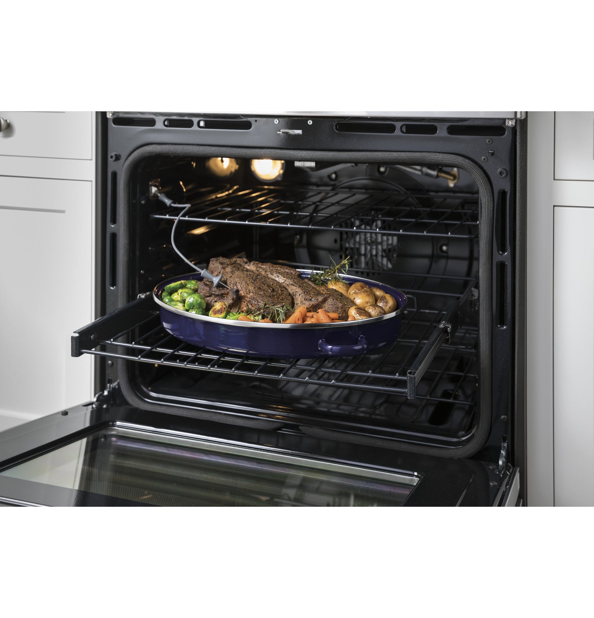 GE Profile 30-in Glass Top 5 burners 4.4-cu ft / 2.2-cu ft Air Fry Convection Oven Slide-In Double Oven Electric Range ( Fingerprint Resistant Stainless Steel )