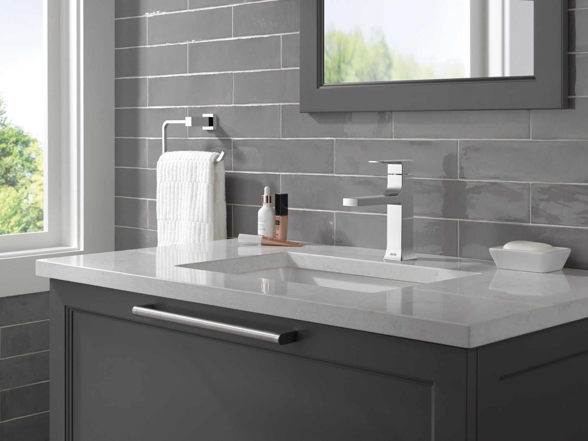 Velum Single Handle Bathroom Faucet in Chrome