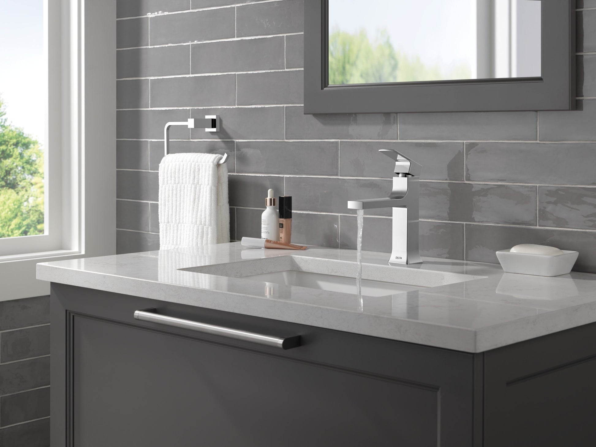 Velum Single Handle Bathroom Faucet in Chrome