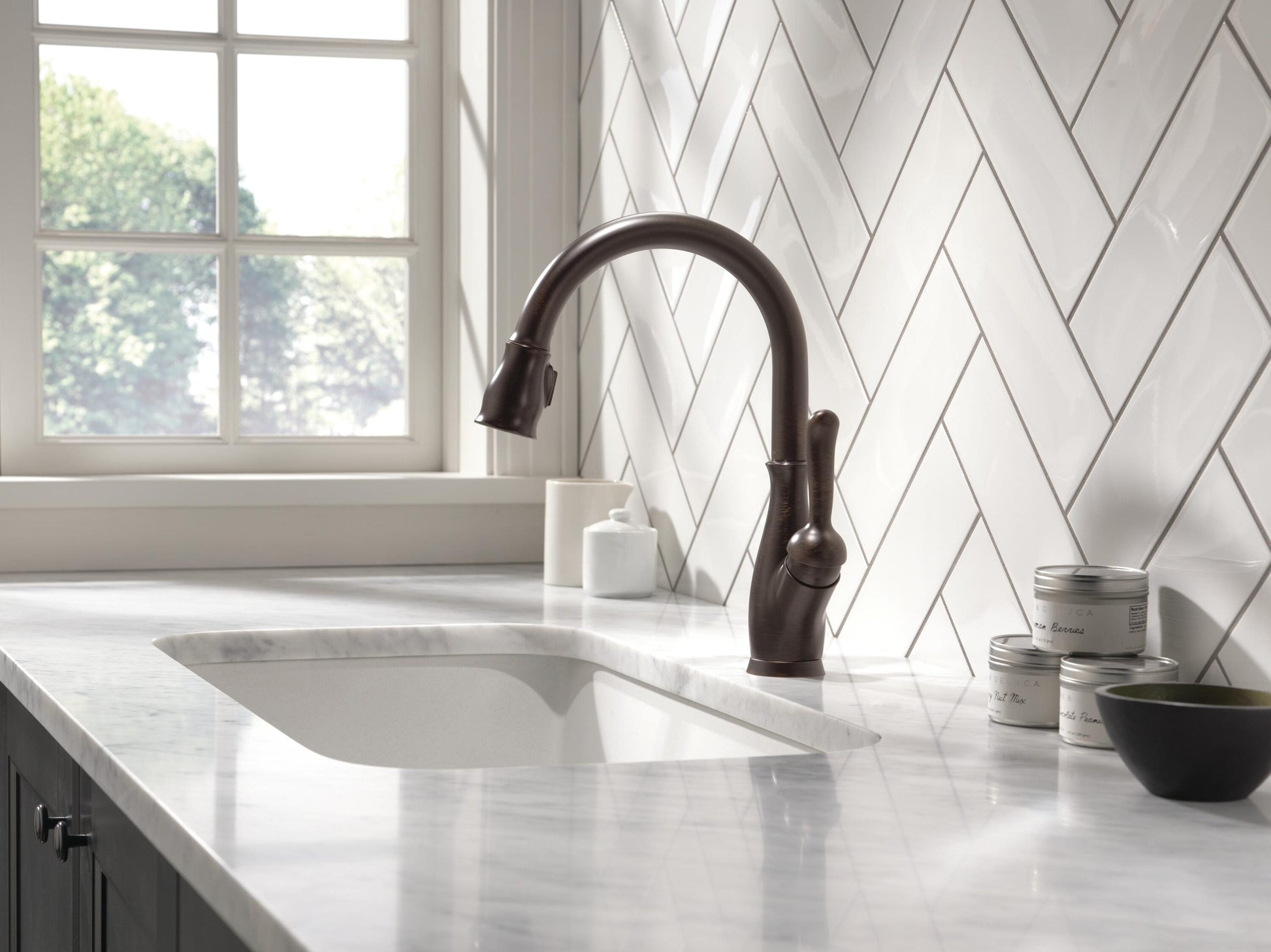 Delta Leland Single Handle Pull-Down Kitchen Faucet with ShieldSpray Technology in Venetian Bronze, 9178-RB-DST, MRSP: $756, FINAL PRICE: $ + TAX