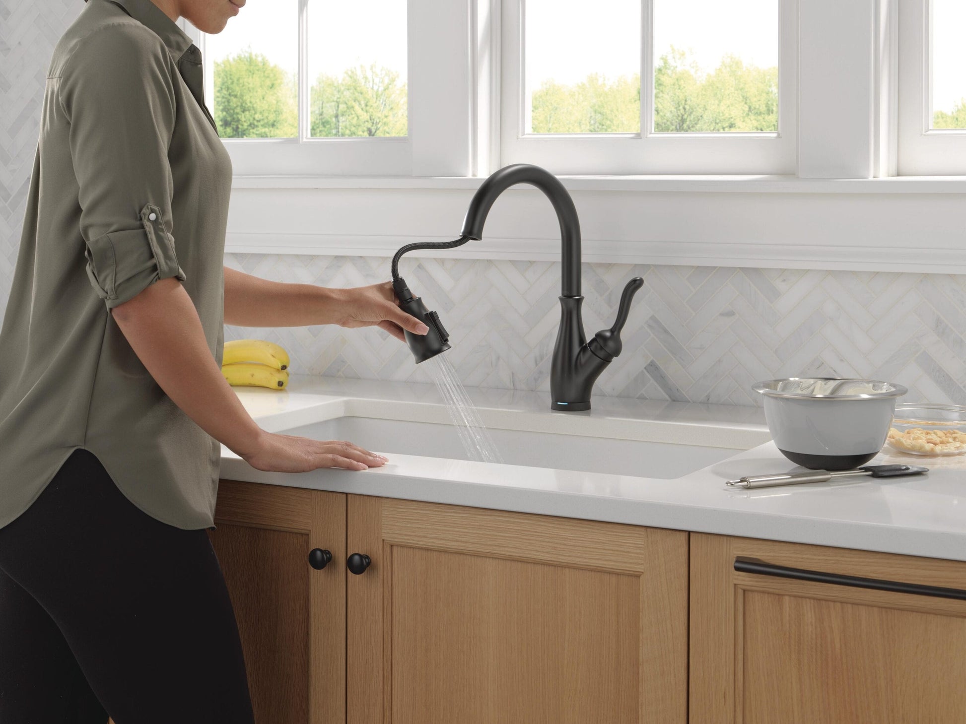 Delta Leland VoiceIQ Kitchen Faucet with Touch2O Technology with Touchless Technology in Matte Black, 9178TLV-BL-DST, MRSP: $1109.7, FINAL PRICE: $399.99 + TAX