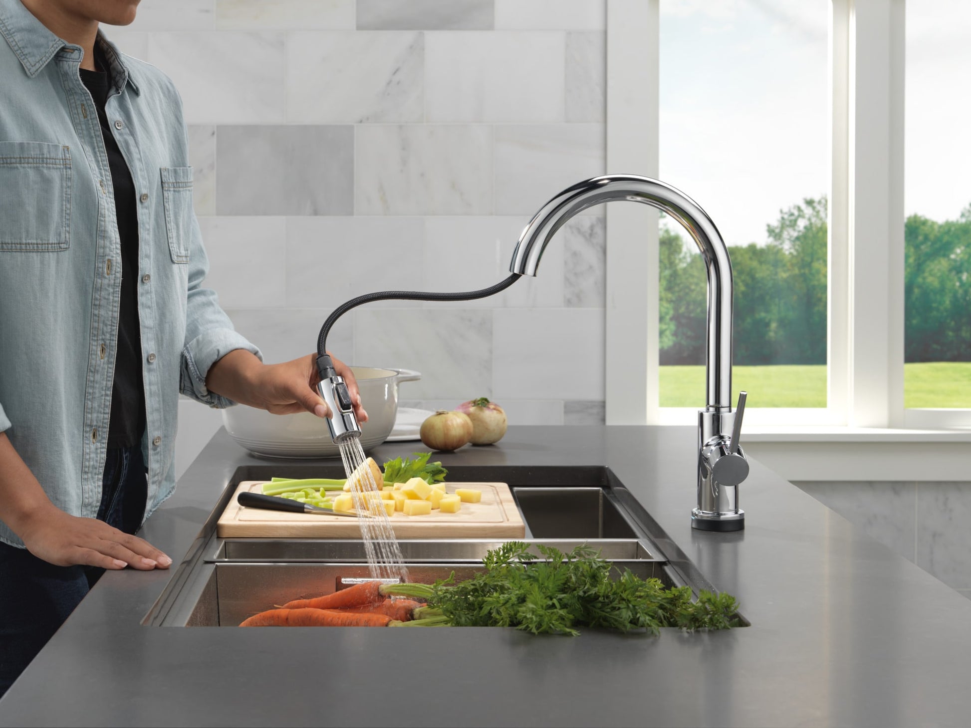 Delta Trinsic VoiceIQ Kitchen Faucet with Touch2O Technology with Touchless Technology in Chrome, 9159TLV-DST, MRSP: $849, FINAL PRICE: $399.99 + TAX