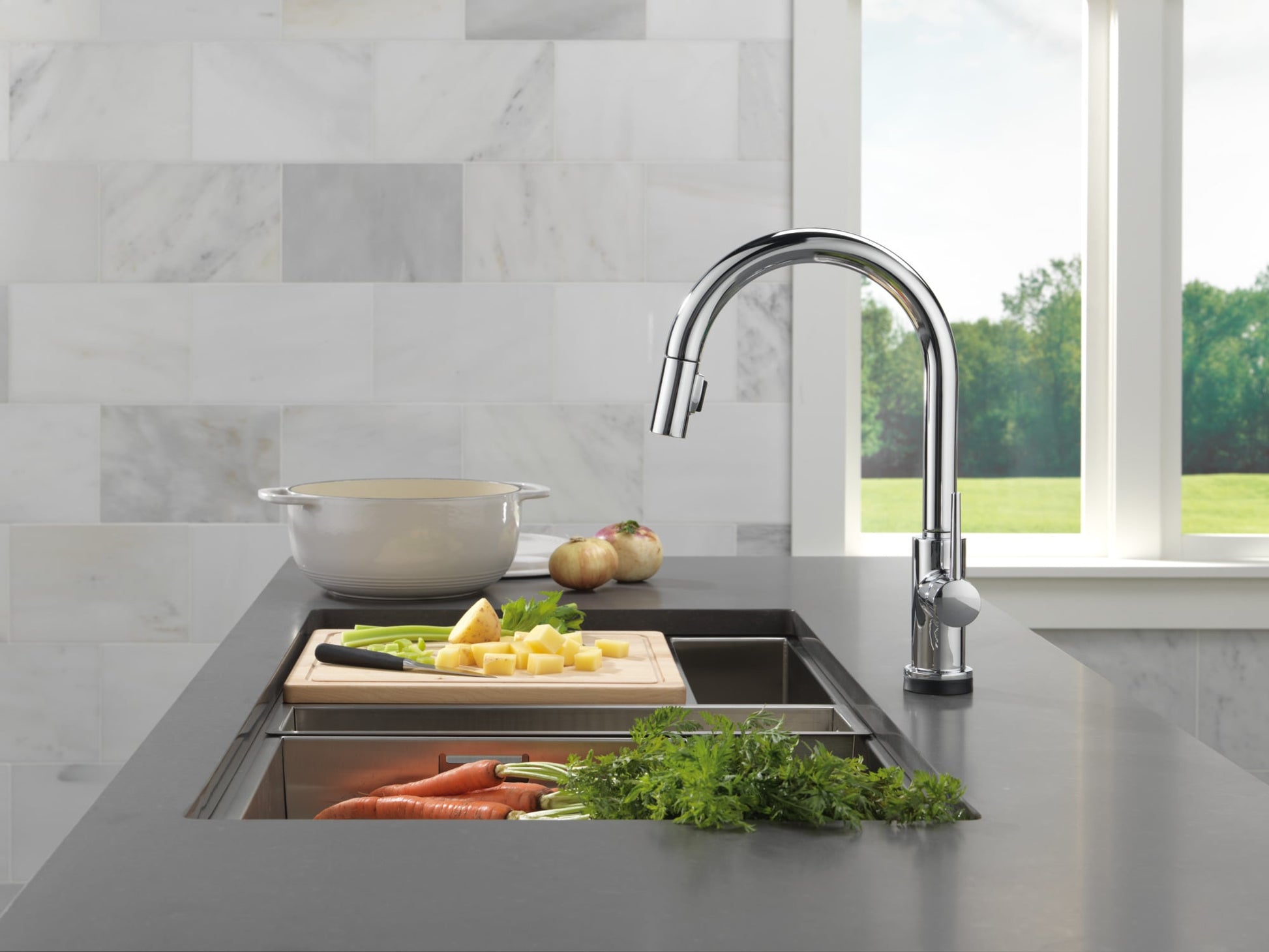 Delta Trinsic VoiceIQ Kitchen Faucet with Touch2O Technology with Touchless Technology in Chrome, 9159TLV-DST, MRSP: $849, FINAL PRICE: $399.99 + TAX