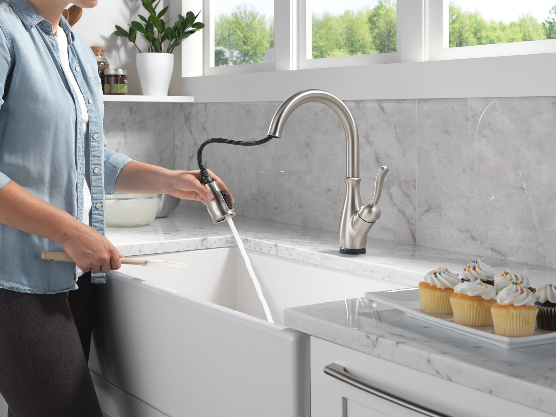 Delta Leland VoiceIQ Kitchen Faucet with Touch2O Technology with Touchless Technology in Spotshield Stainless Steel, 9178TLV-SP-DST, MRSP: $1,050.75, FINAL PRICE: $399.99 + TAX