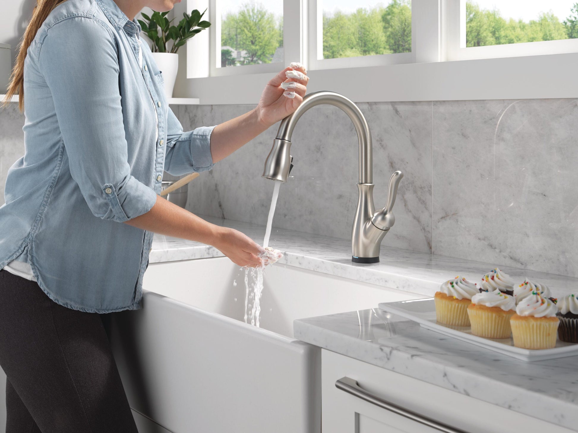 Delta Leland VoiceIQ Kitchen Faucet with Touch2O Technology with Touchless Technology in Spotshield Stainless Steel, 9178TLV-SP-DST, MRSP: $1,050.75, FINAL PRICE: $399.99 + TAX