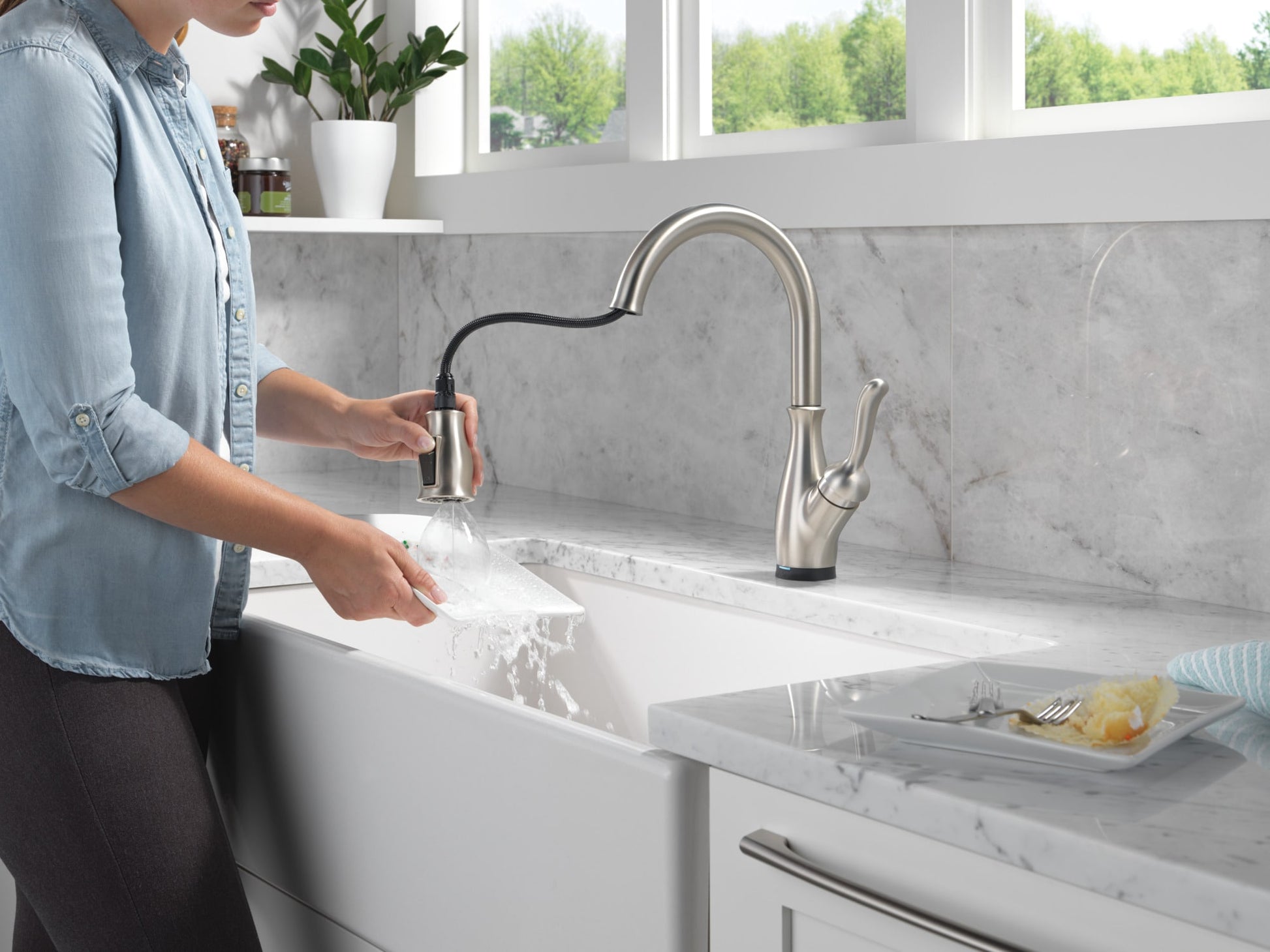 Delta Leland VoiceIQ Kitchen Faucet with Touch2O Technology with Touchless Technology in Spotshield Stainless Steel, 9178TLV-SP-DST, MRSP: $1,050.75, FINAL PRICE: $399.99 + TAX