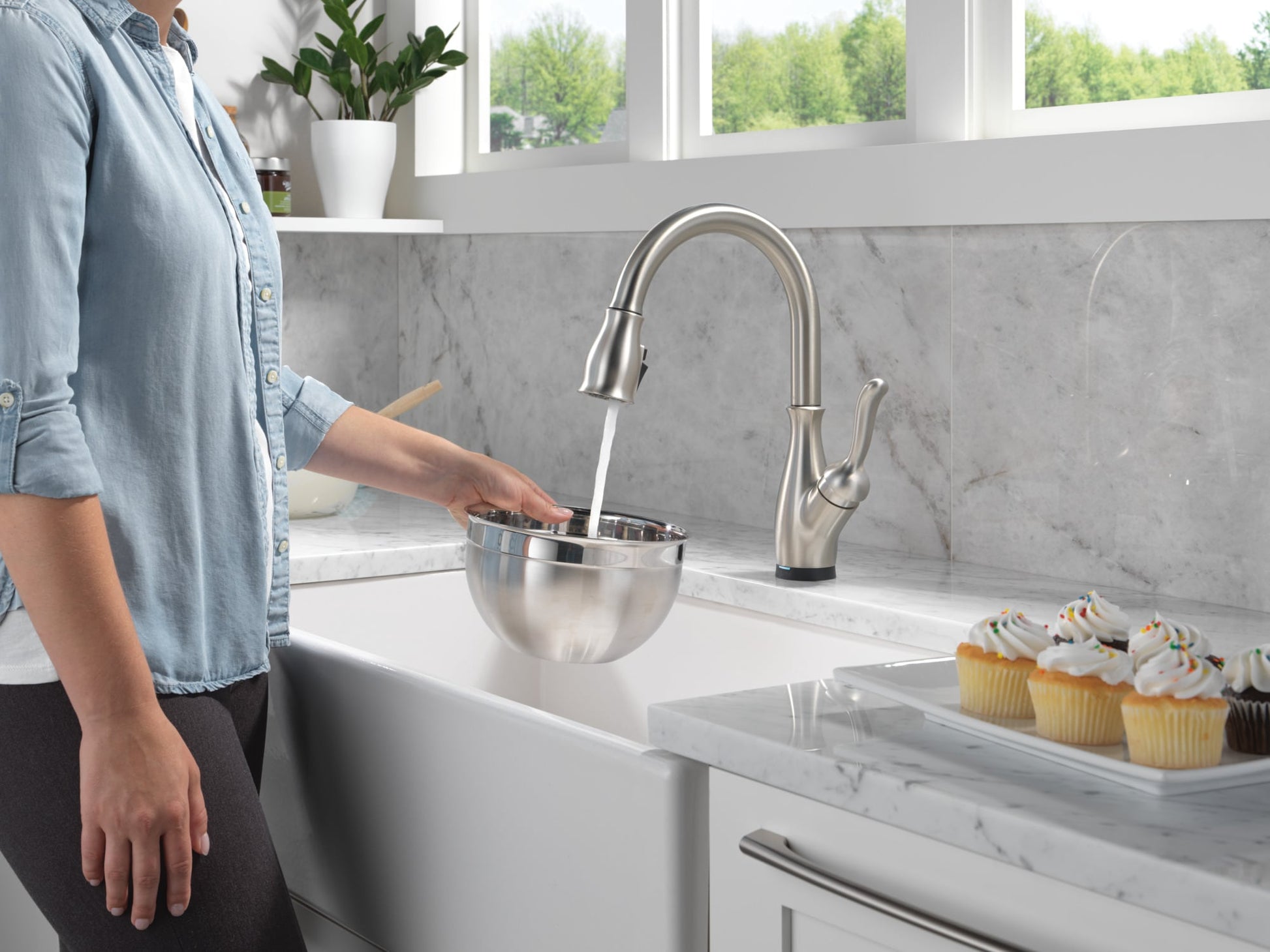 Delta Leland VoiceIQ Kitchen Faucet with Touch2O Technology with Touchless Technology in Spotshield Stainless Steel, 9178TLV-SP-DST, MRSP: $1,050.75, FINAL PRICE: $399.99 + TAX