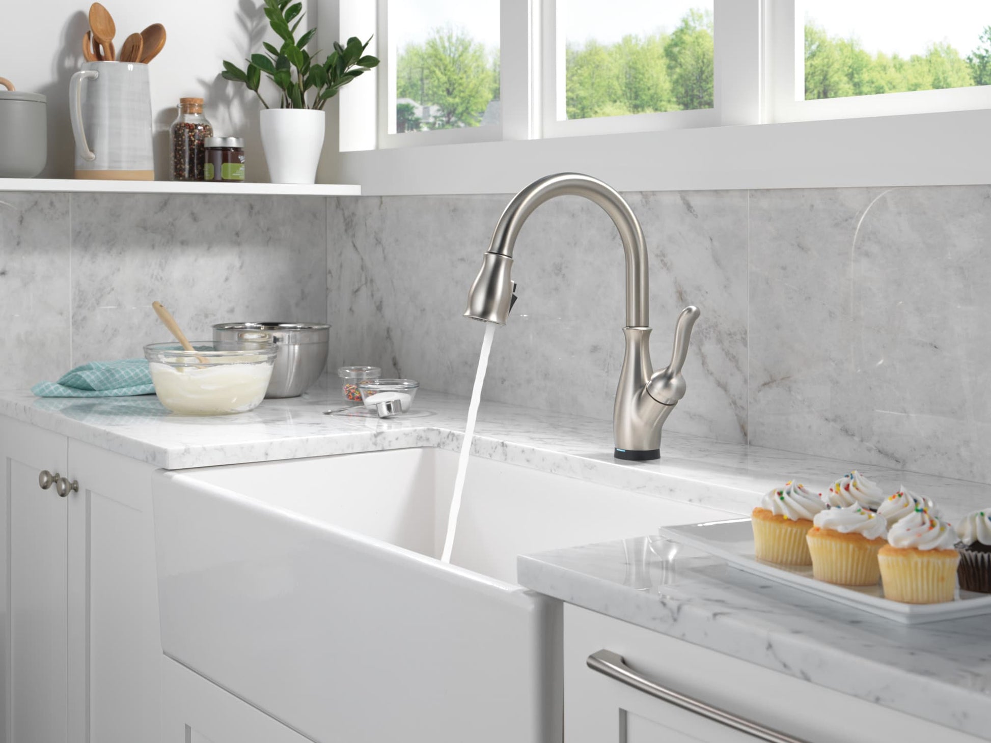 Delta Leland VoiceIQ Kitchen Faucet with Touch2O Technology with Touchless Technology in Spotshield Stainless Steel, 9178TLV-SP-DST, MRSP: $1,050.75, FINAL PRICE: $399.99 + TAX