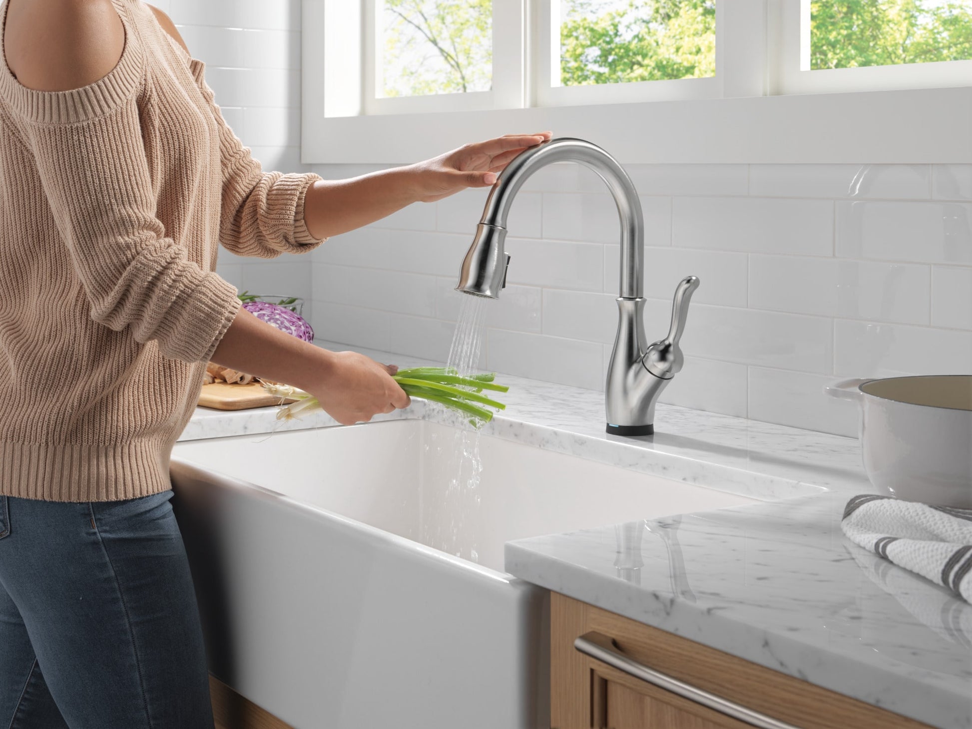 Delta Leland VoiceIQ Kitchen Faucet with Touch2O Technology with Touchless Technology in Arctic Stainless, 9178TLV-AR-DST, MRSP: $1050.75, FINAL PRICE: $ + TAX