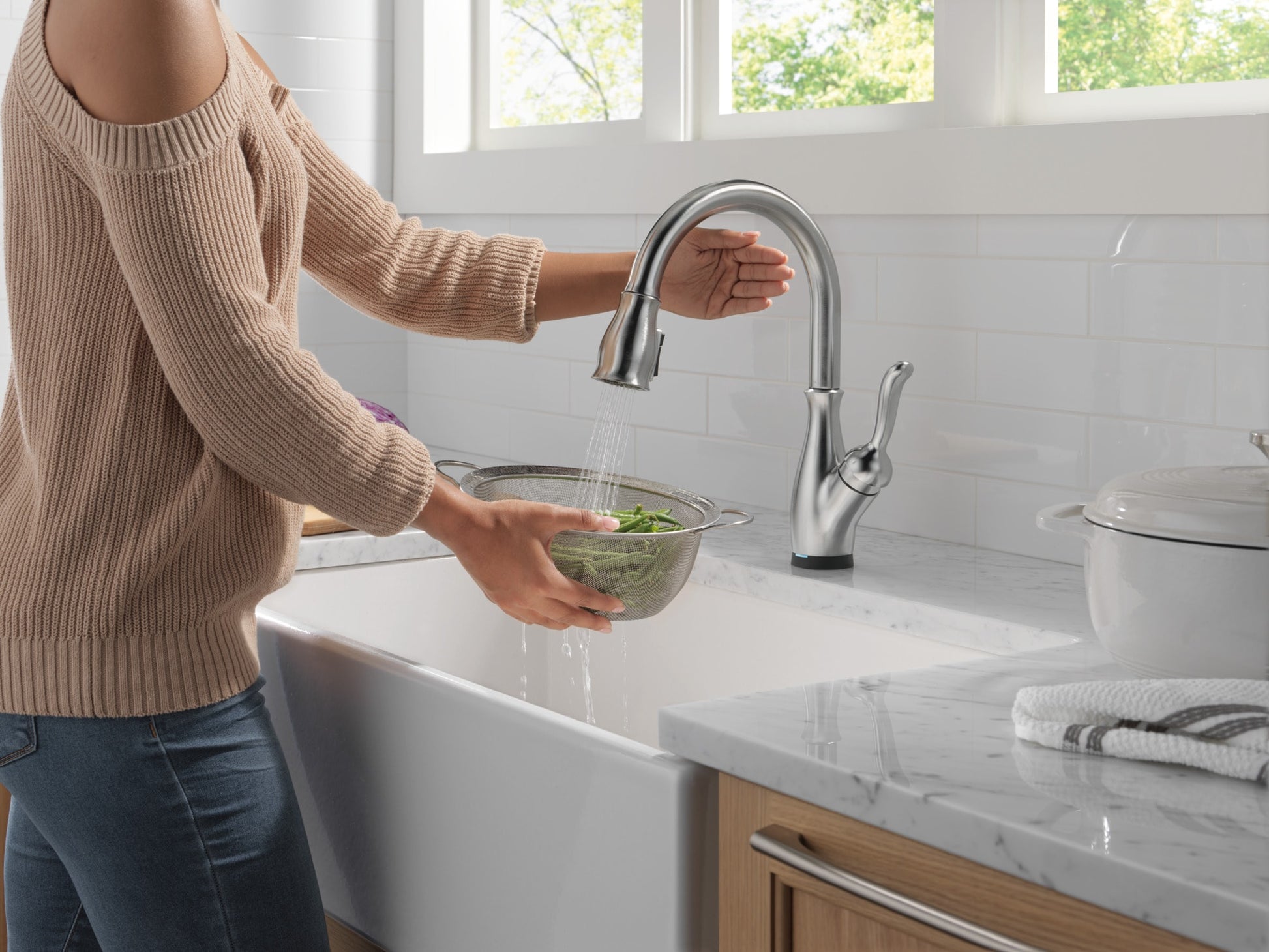 Delta Leland VoiceIQ Kitchen Faucet with Touch2O Technology with Touchless Technology in Arctic Stainless, 9178TLV-AR-DST, MRSP: $1050.75, FINAL PRICE: $ + TAX