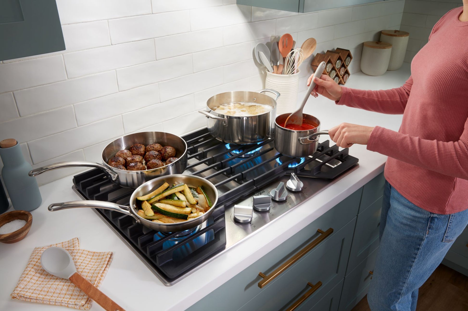 Whirlpool 36-in 5 burners Stainless steel Gas Cooktop