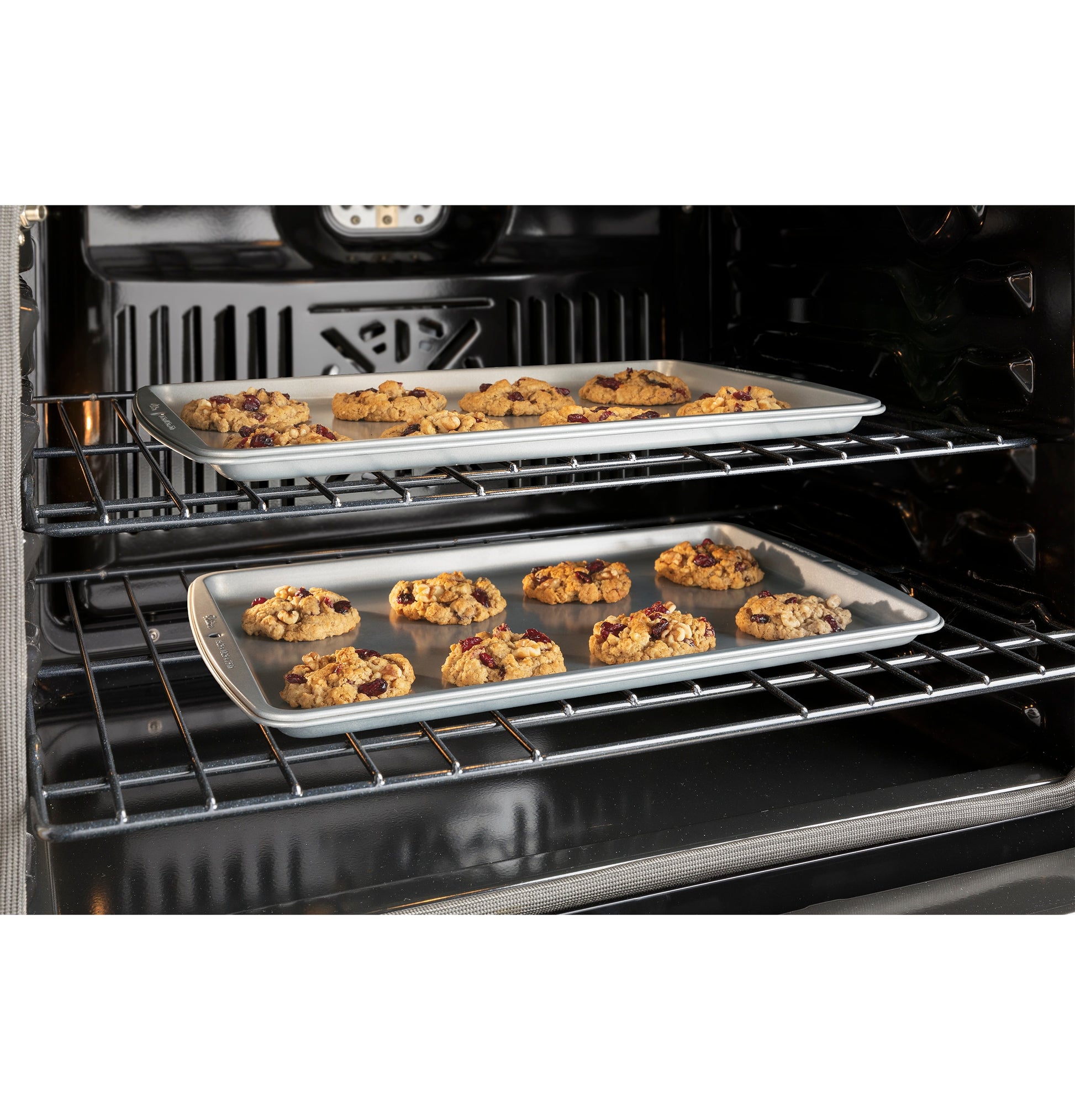 GE 30 inch Single Electric Wall Oven with Air Fry True Convection and Self + Steam Cleaning ( Stainless Steel )