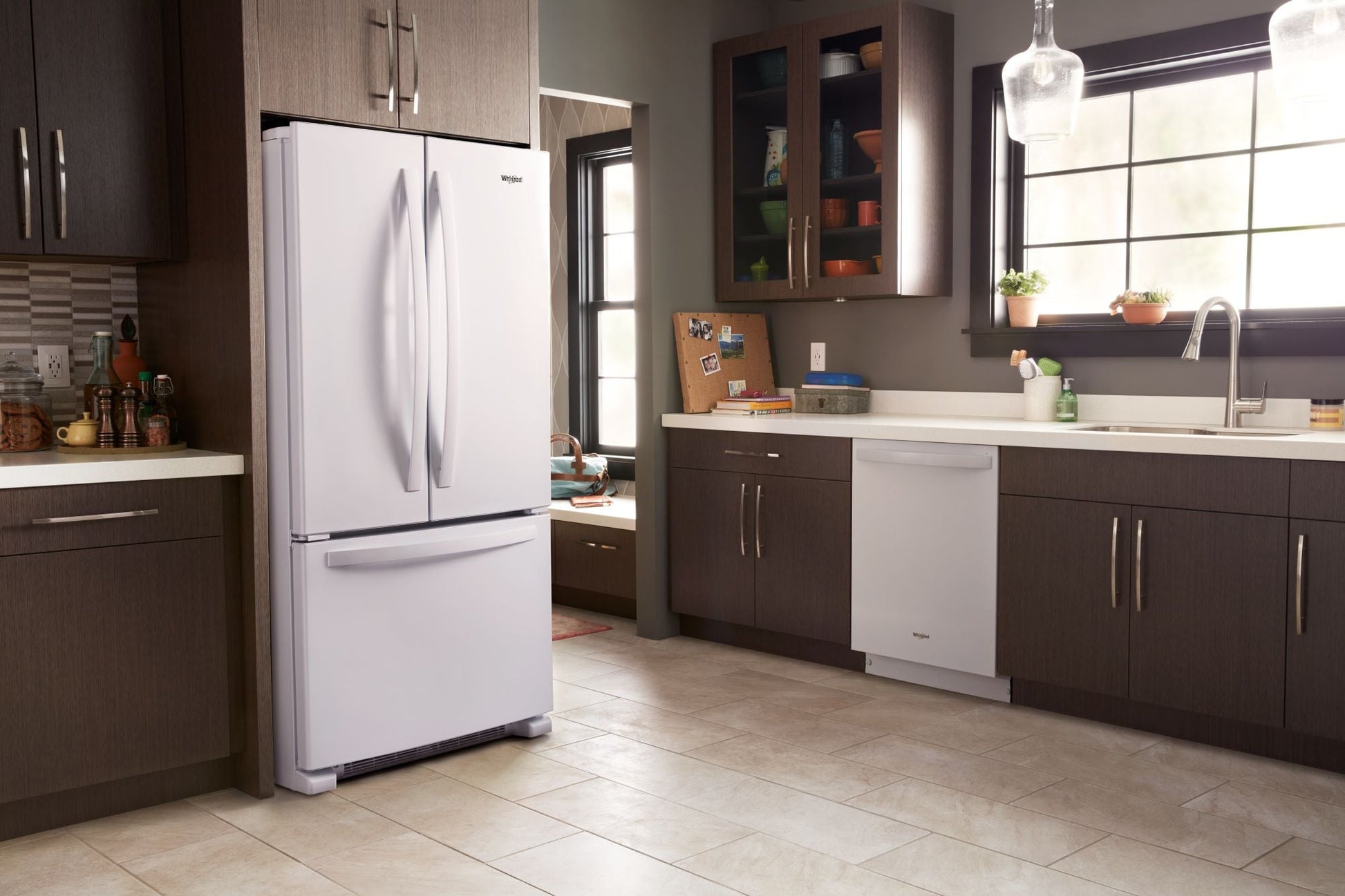Whirlpool Standard-Depth 22.1-cu ft 3 -Door 35-in Wide French Door Refrigerator with Water Dispenser ( White ) ENERGY STAR Certified