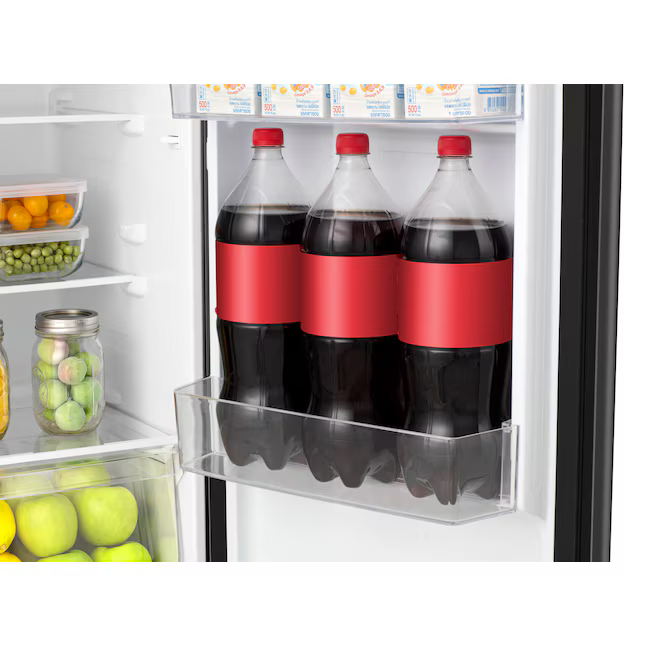 Hisense 4.4-cu ft Mini Fridge with Freezer (Black), HRT044AAE *JR2512, Retail: $349.00, FINAL PRICE: $219.99 + TAX