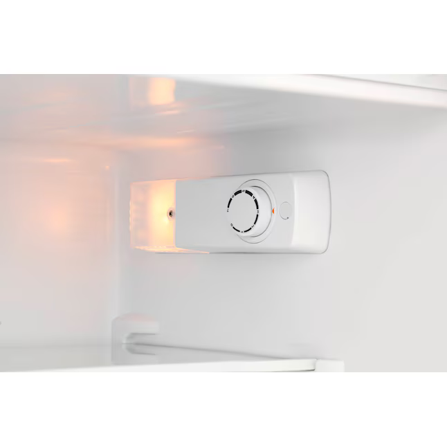 Hisense 4.4-cu ft Mini Fridge with Freezer (Black), HRT044AAE *JR2512, Retail: $349.00, FINAL PRICE: $219.99 + TAX