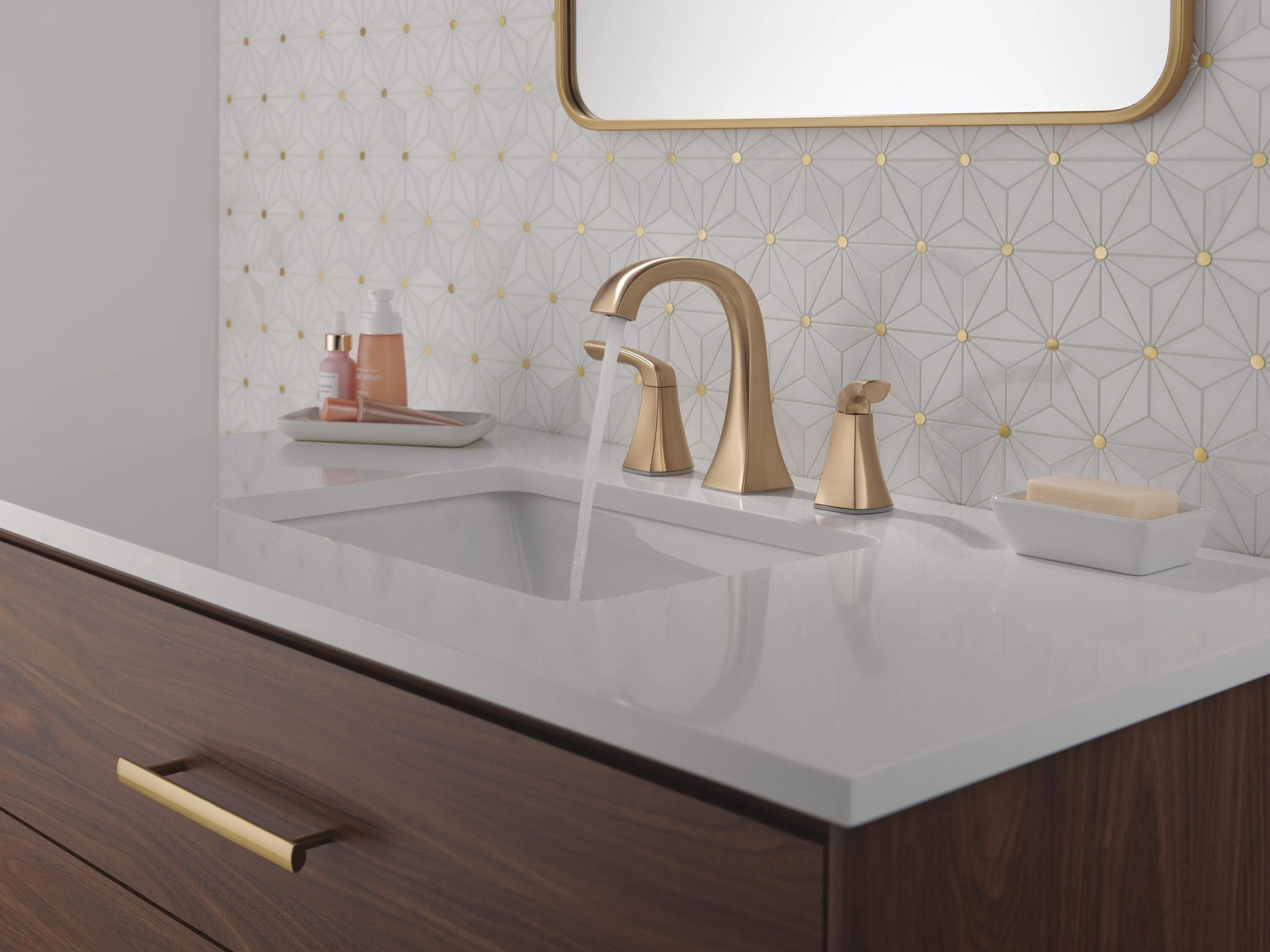 Delta Lacey Champagne Bronze Widespread 2-handle WaterSense Mid-arc Residential Handle Bathroom Sink Faucet with Drain