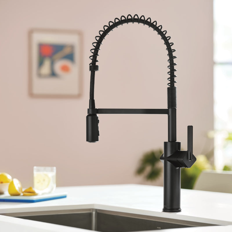 Moen Joric Matte Black Single Handle Deck-mount Pull-down Kitchen Faucet with Sprayer (Includes Deck Plate)